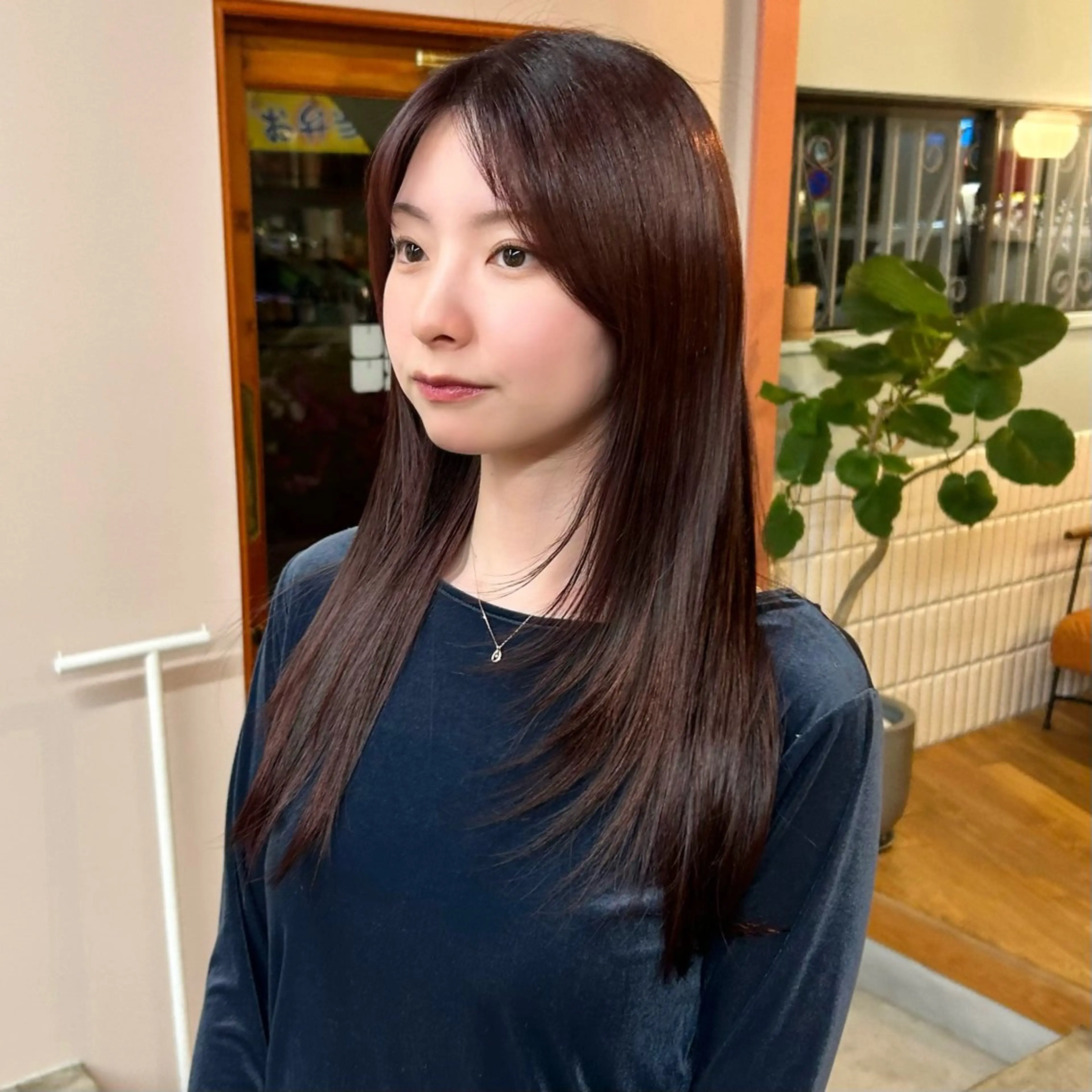 セミロング カラー MUKU リカのヘアスタイル