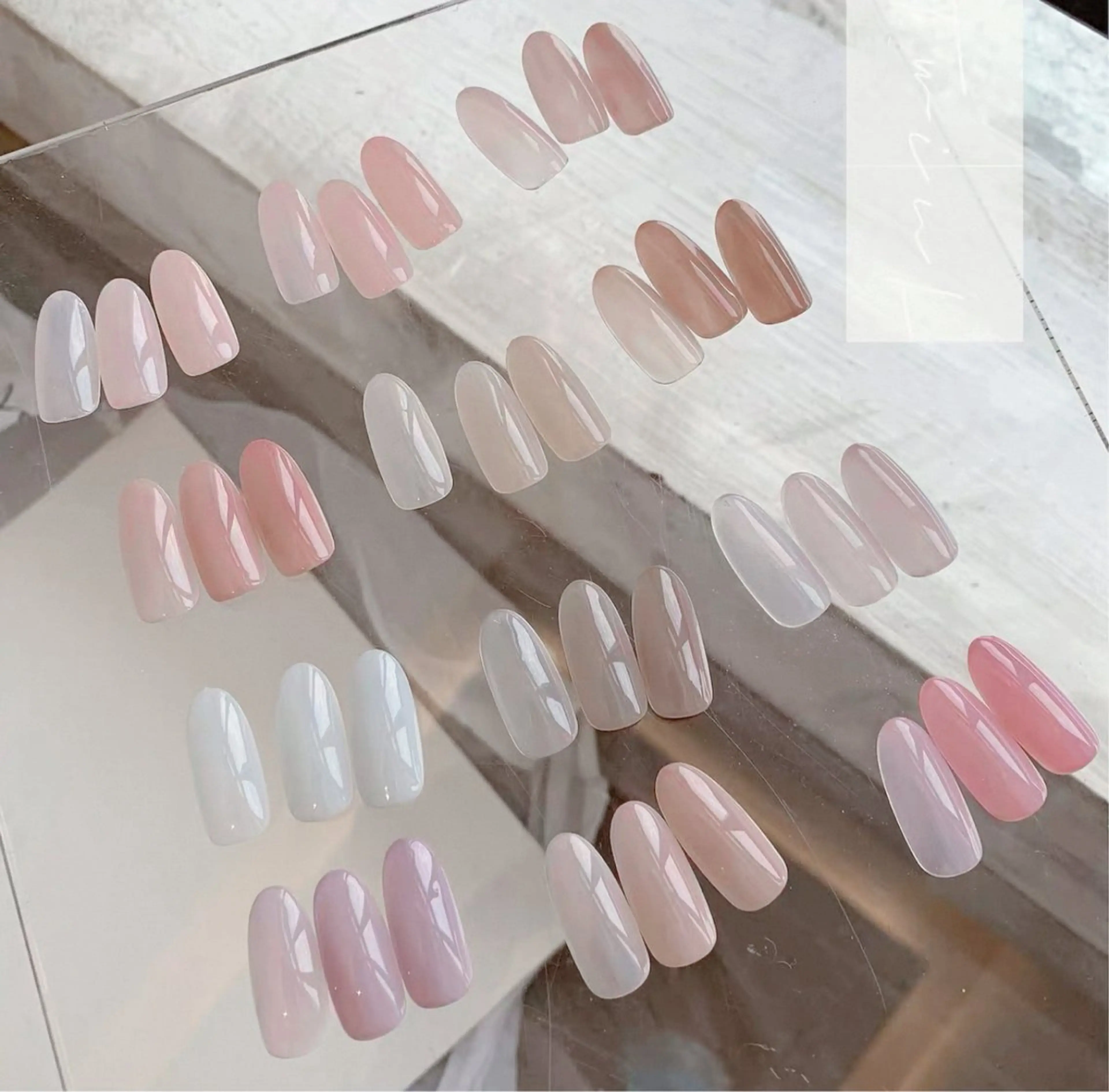 ネイル 🎀Luvia ワンホンネイル💫のネイルデザイン