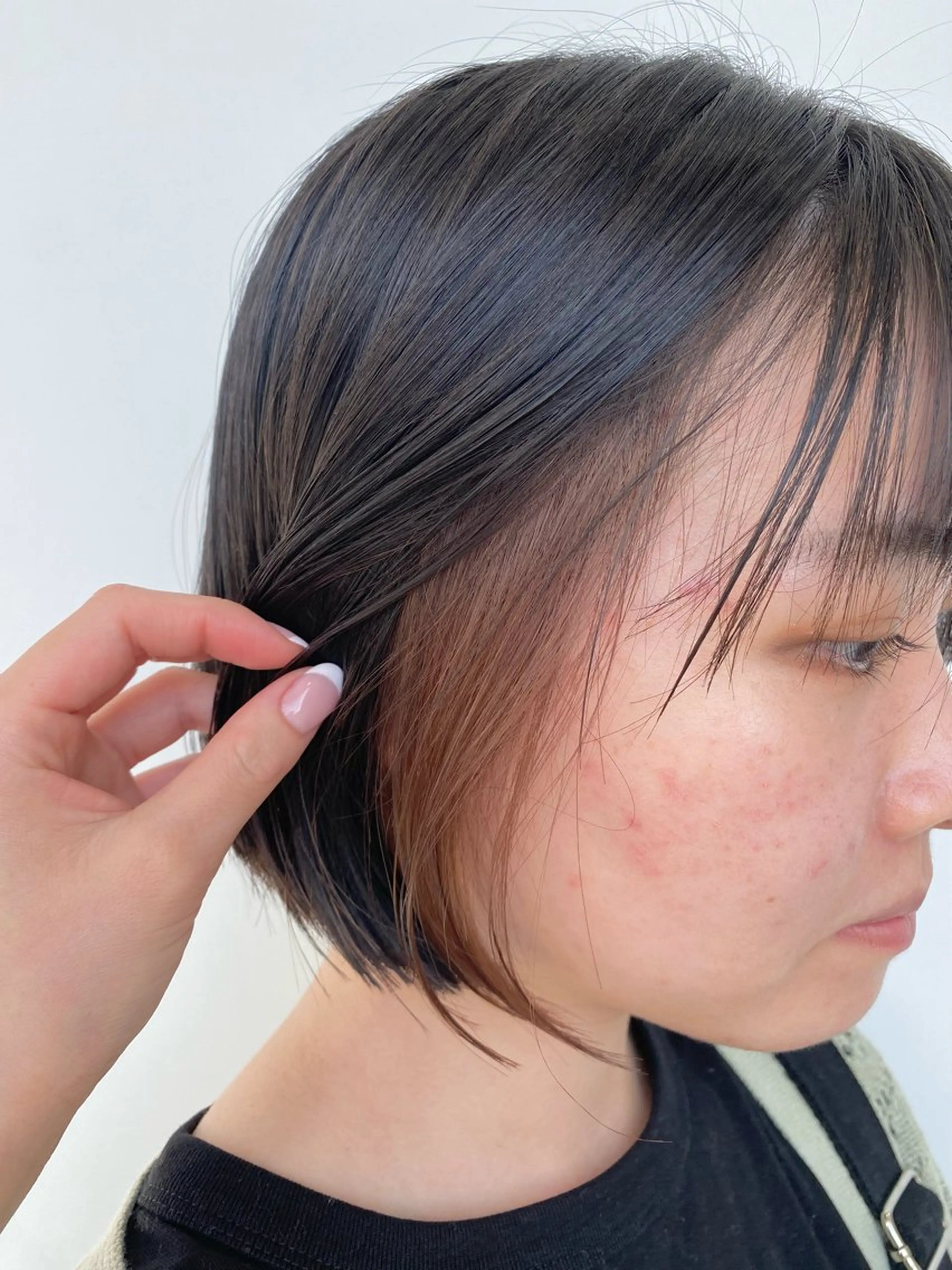 ショート ヘアカラー 丸山 純奈のヘアスタイル