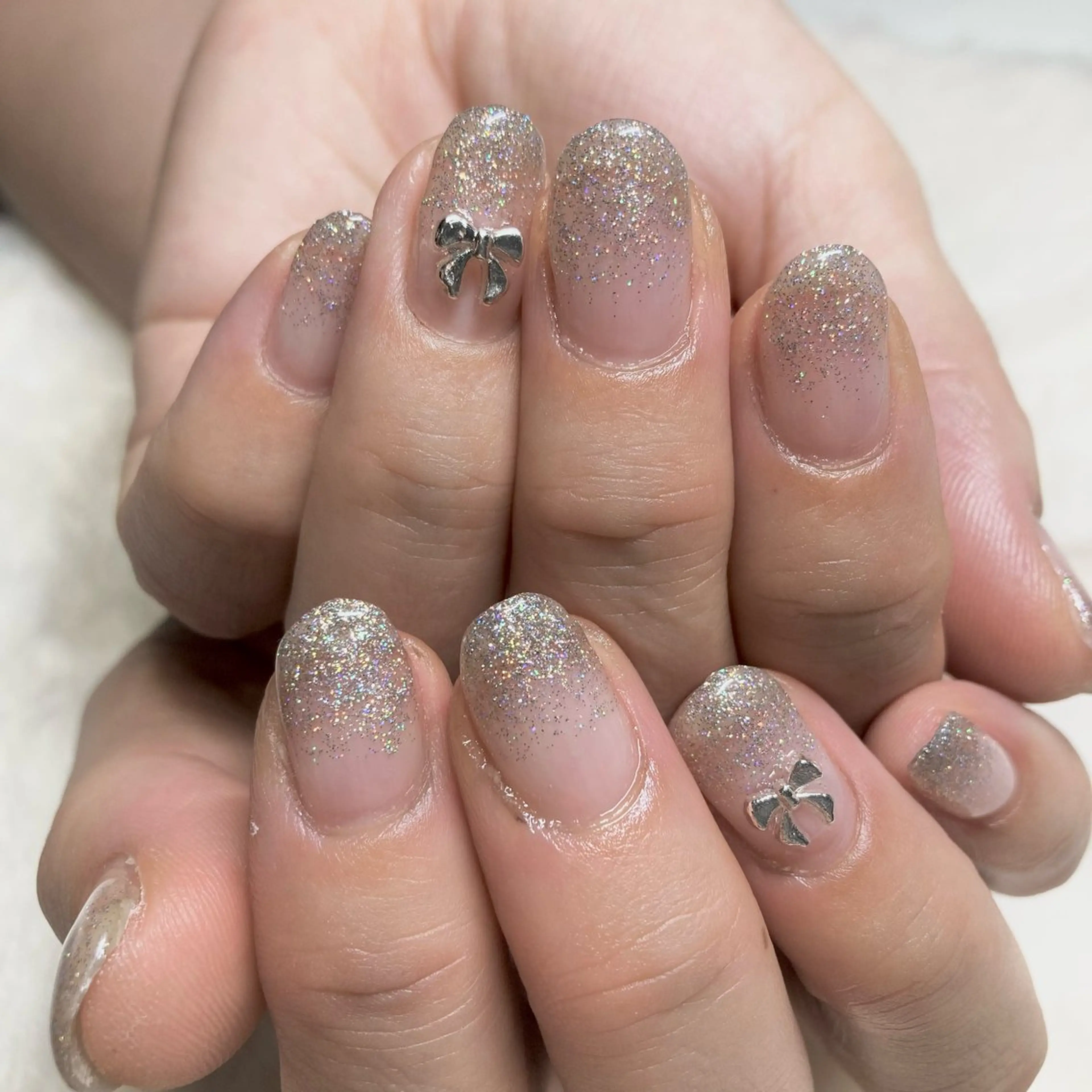 ネイル グラデーション ラメ(グリッター) ラメグラデーション シルバー ハンドネイル nail You&beのネイルデザイン