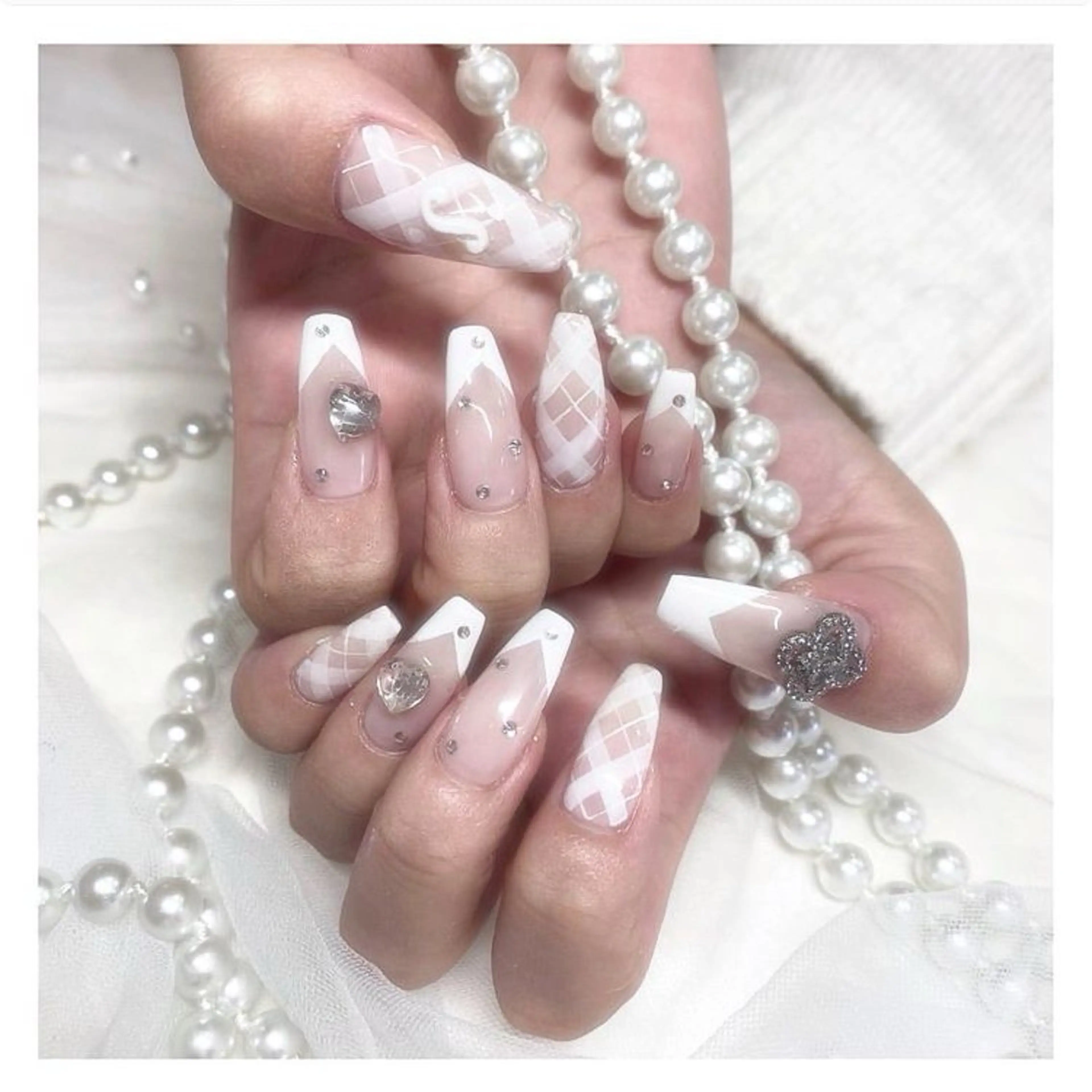 ネイル マグネットネイル ミラーネイル ピンク ネイルチップ 冬ネイル Lee Nailsのネイルデザイン