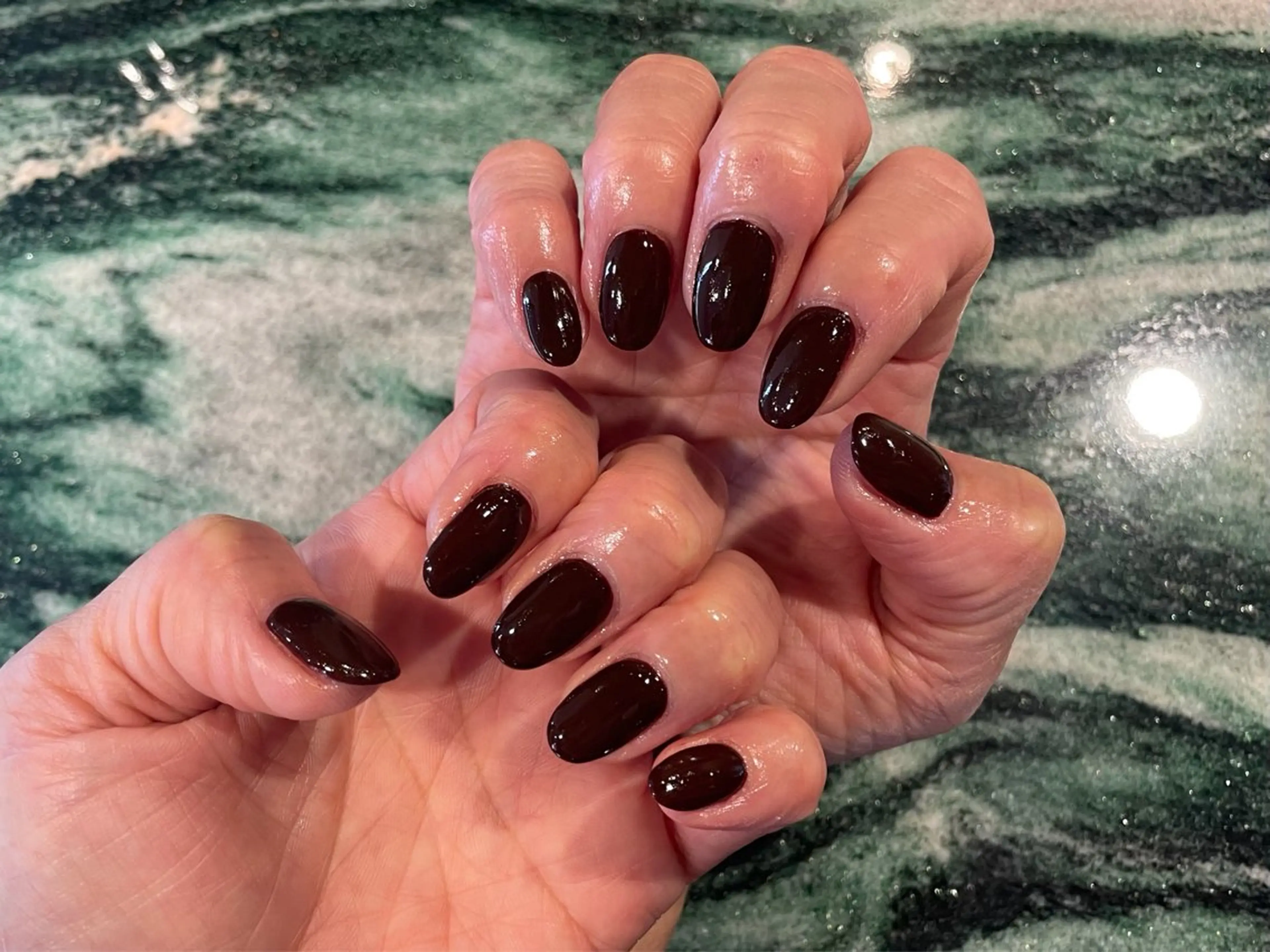 ネイル ブラウン ワンカラーネイル ハンドネイル eyelash& nailsalonMのネイルデザイン