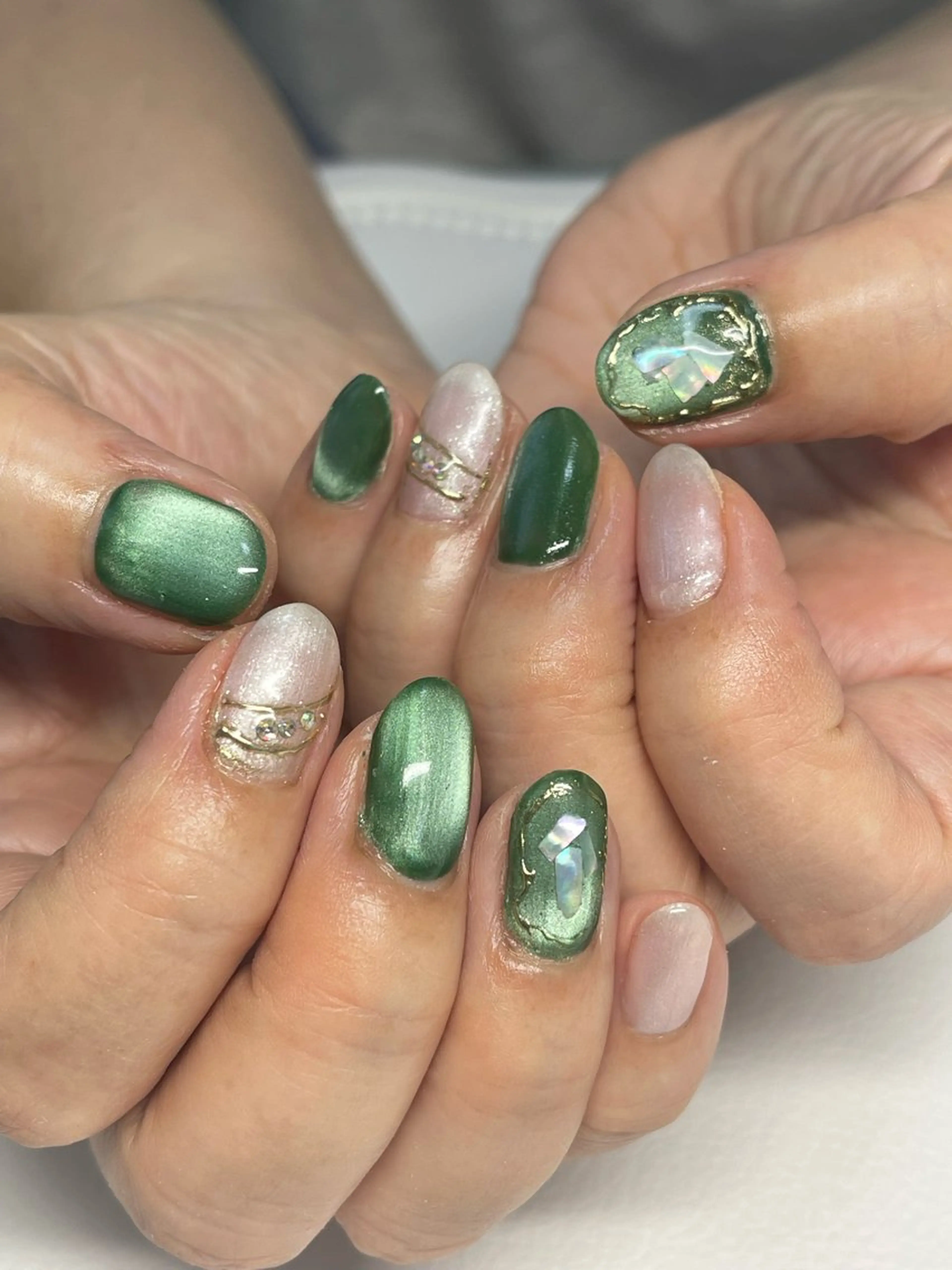 ネイル アートネイル グリーン マグネットネイル ミラーネイル Flora nailのネイルデザイン