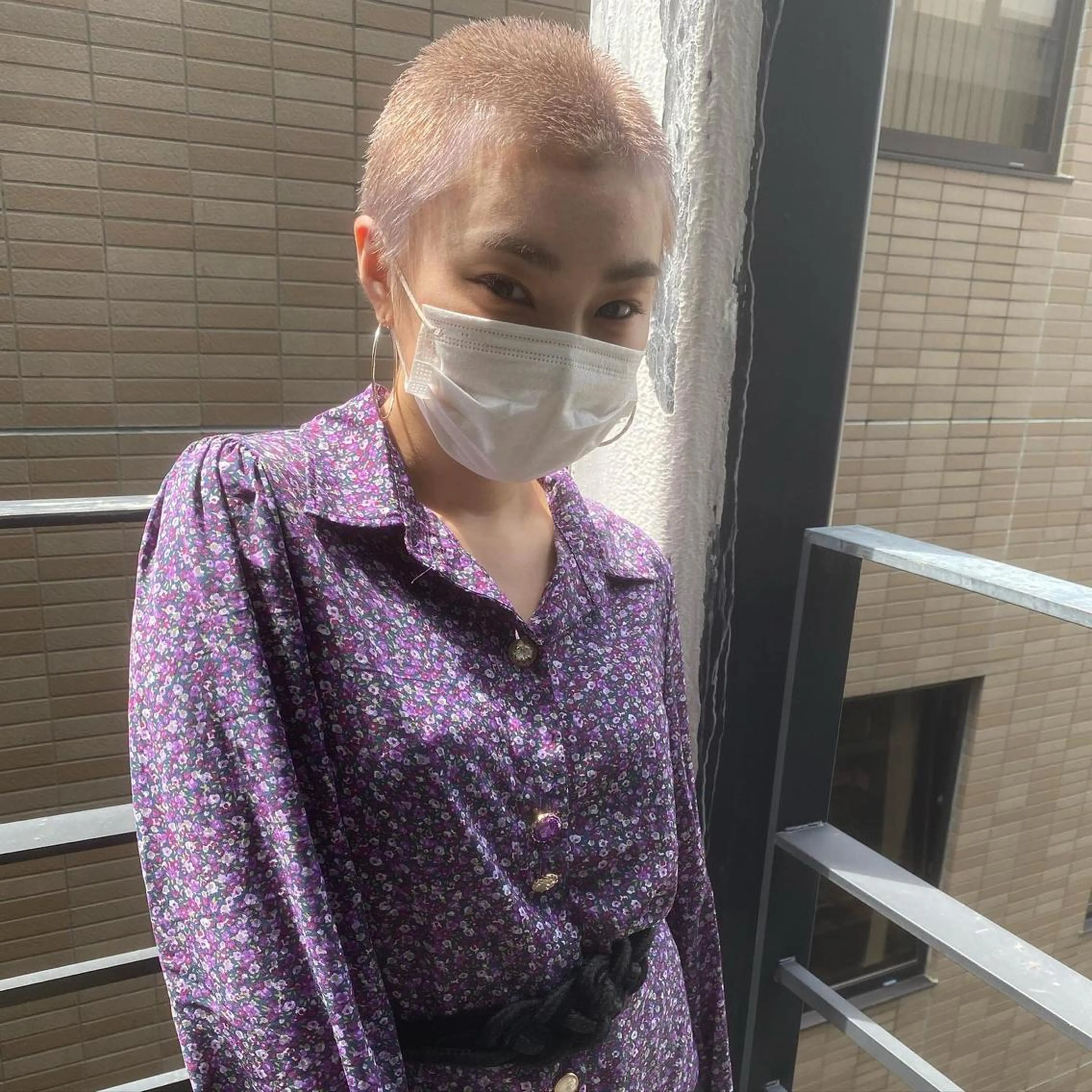 ショート カラー ヘアアレンジ メンズ ベージュカラー 透明感カラー ミルクティーベージュ バズカット カット ヘアカラー トリートメント hair  space Atoz所属・東 寛道のヘアスタイル