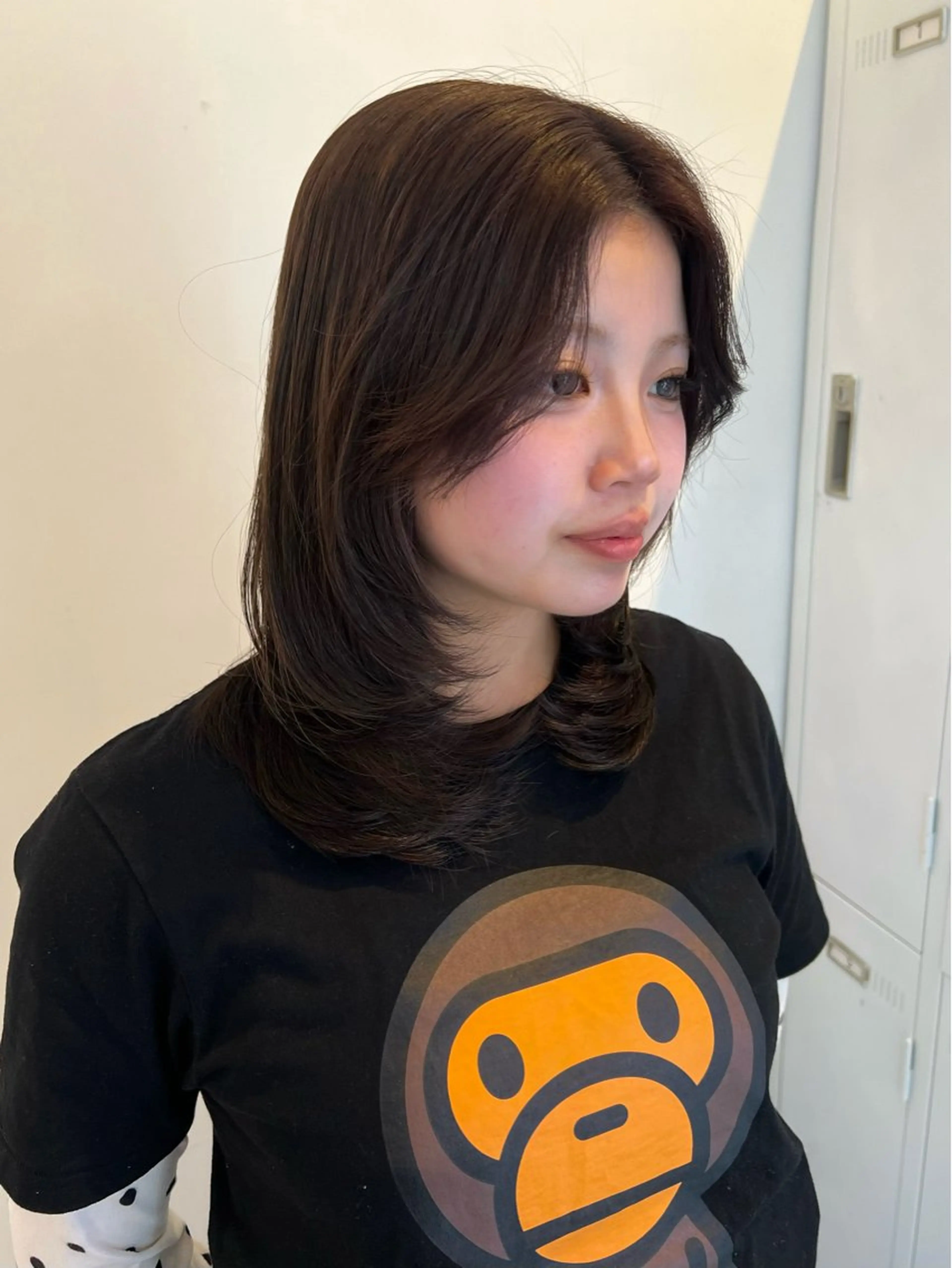 ミディアム ミディアムレイヤー レイヤーカット カット ヘアカラー トリートメント un ジュリアのヘアスタイル