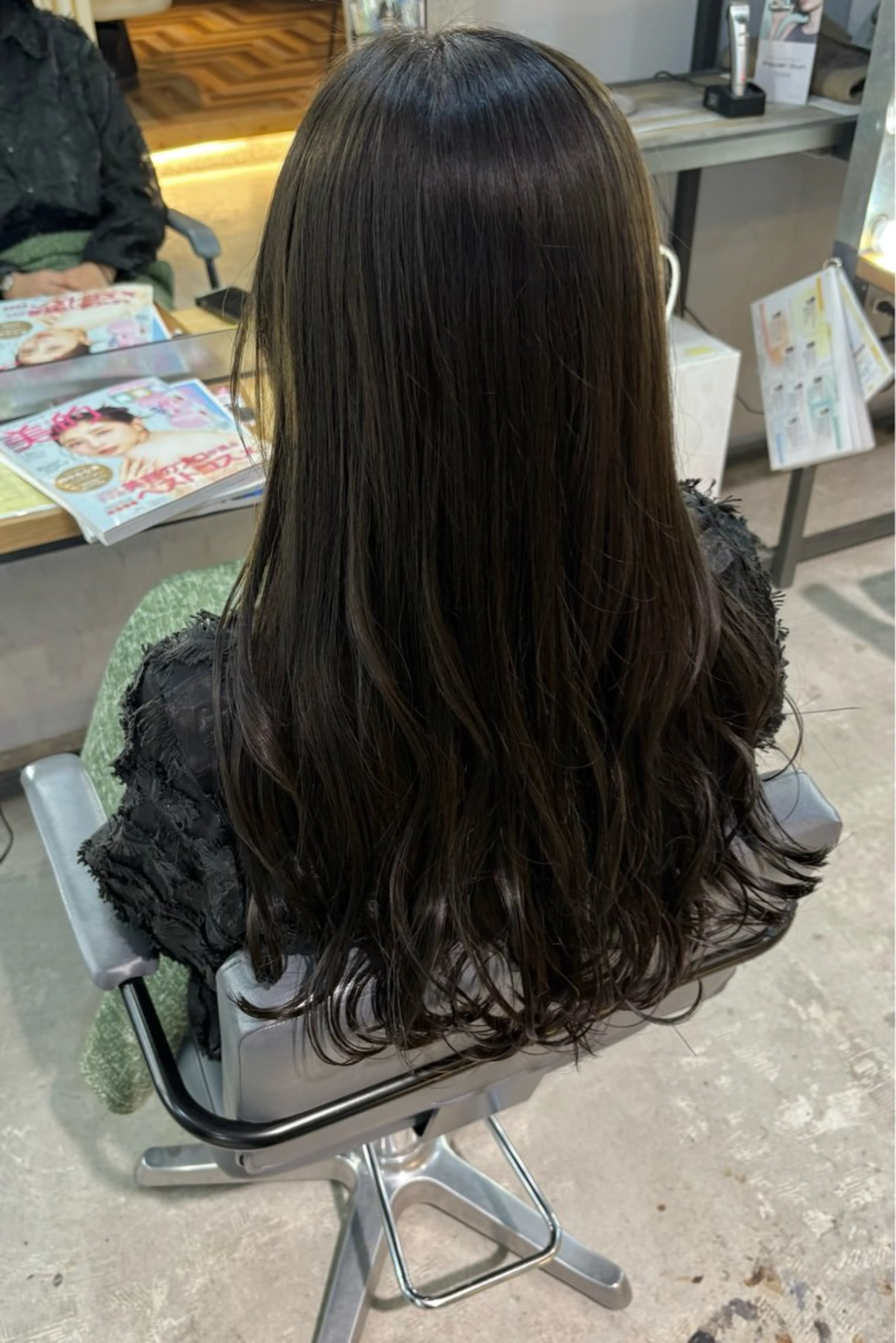 ロング カラー 菊地 紗矢のヘアスタイル