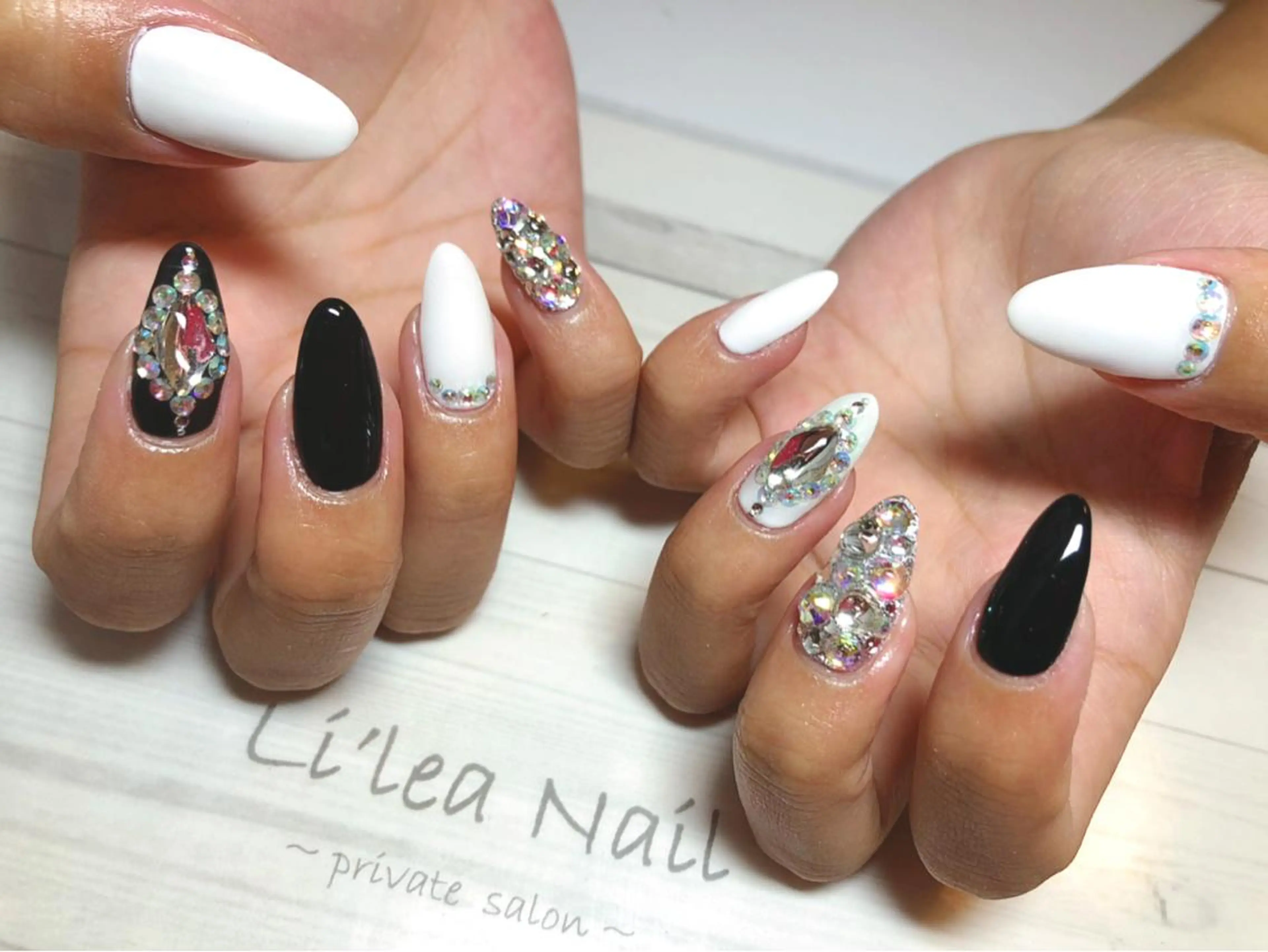 ネイル Li'leaNail AINAのネイルデザイン