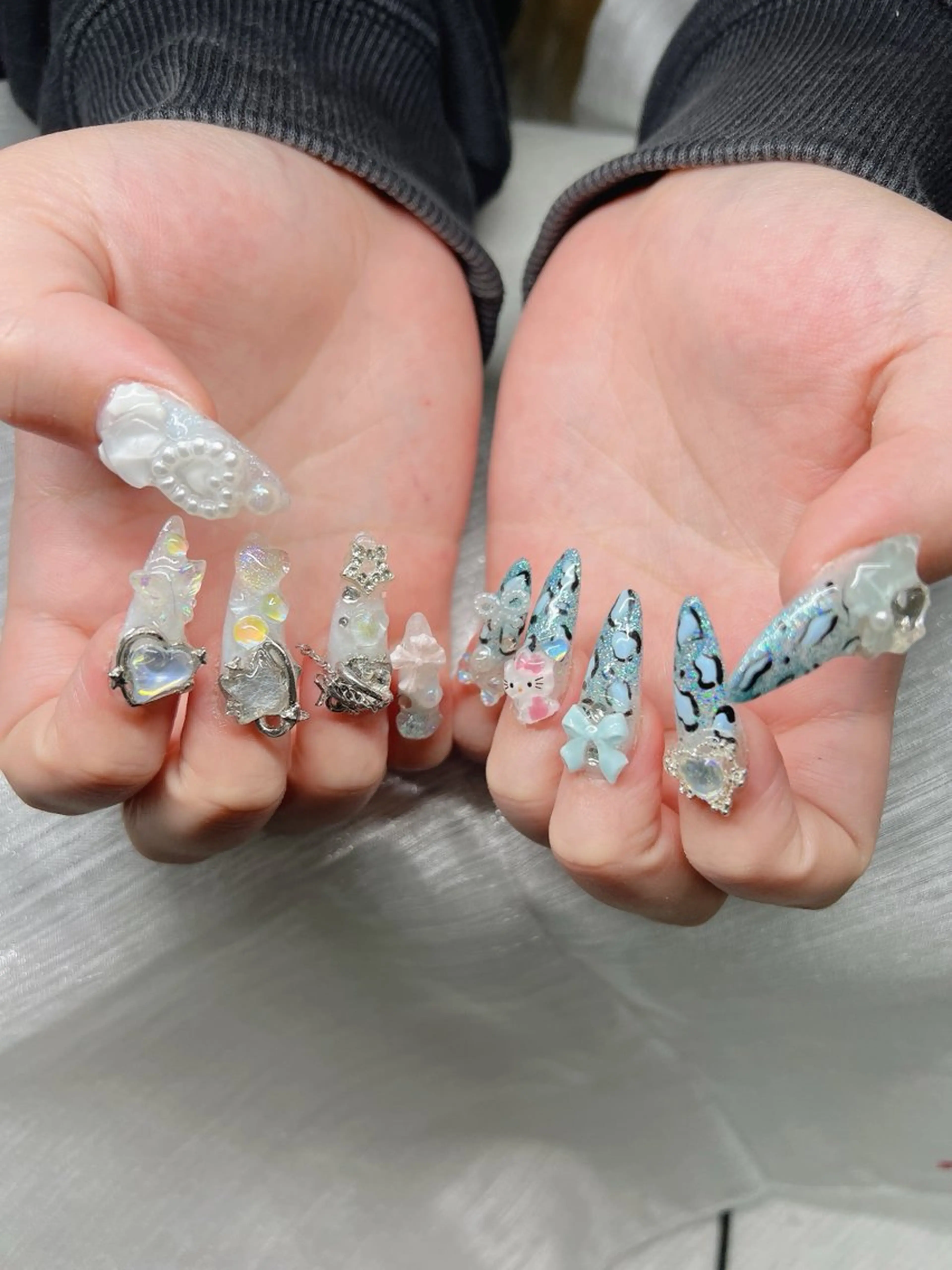 ネイル オーロラネイル チークネイル 長さ出し フットネイル フレンチネイル ハンドネイル Lee Nailsのネイルデザイン