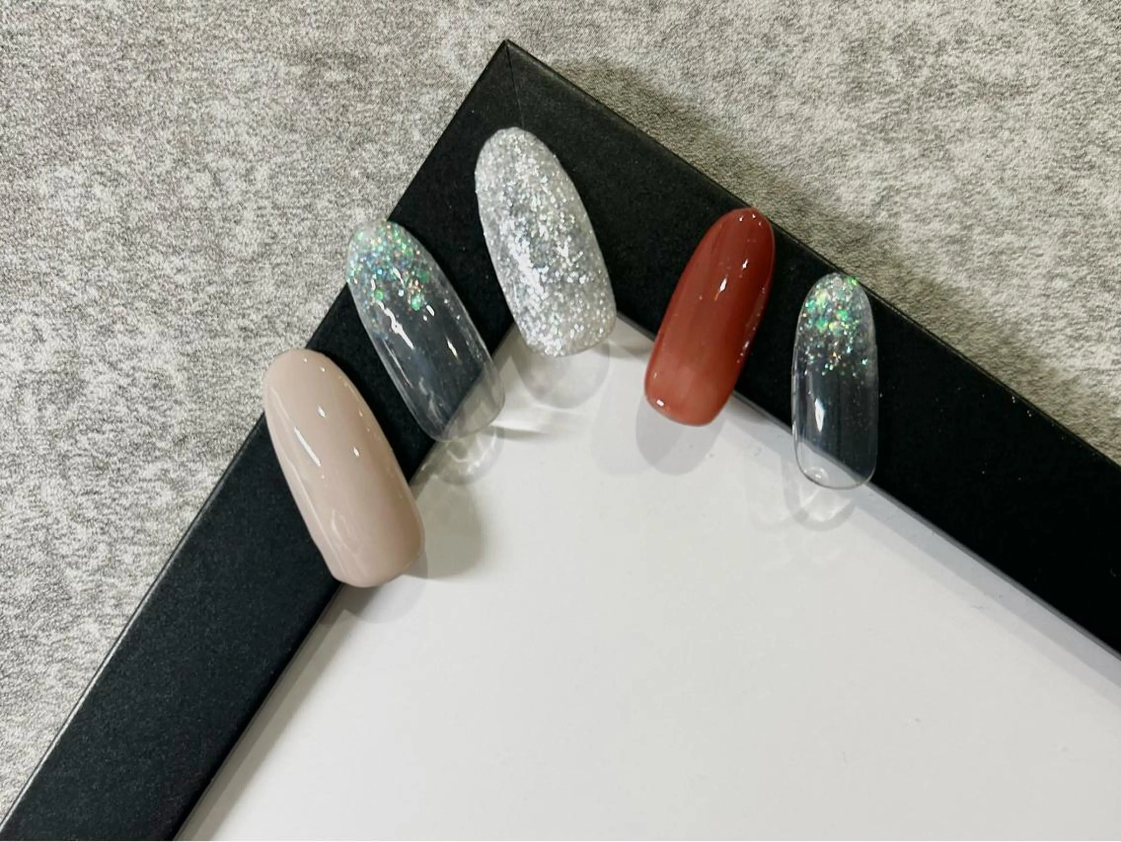 ネイル シンプルネイル ハンドネイル サロン ルミライズのネイルデザイン