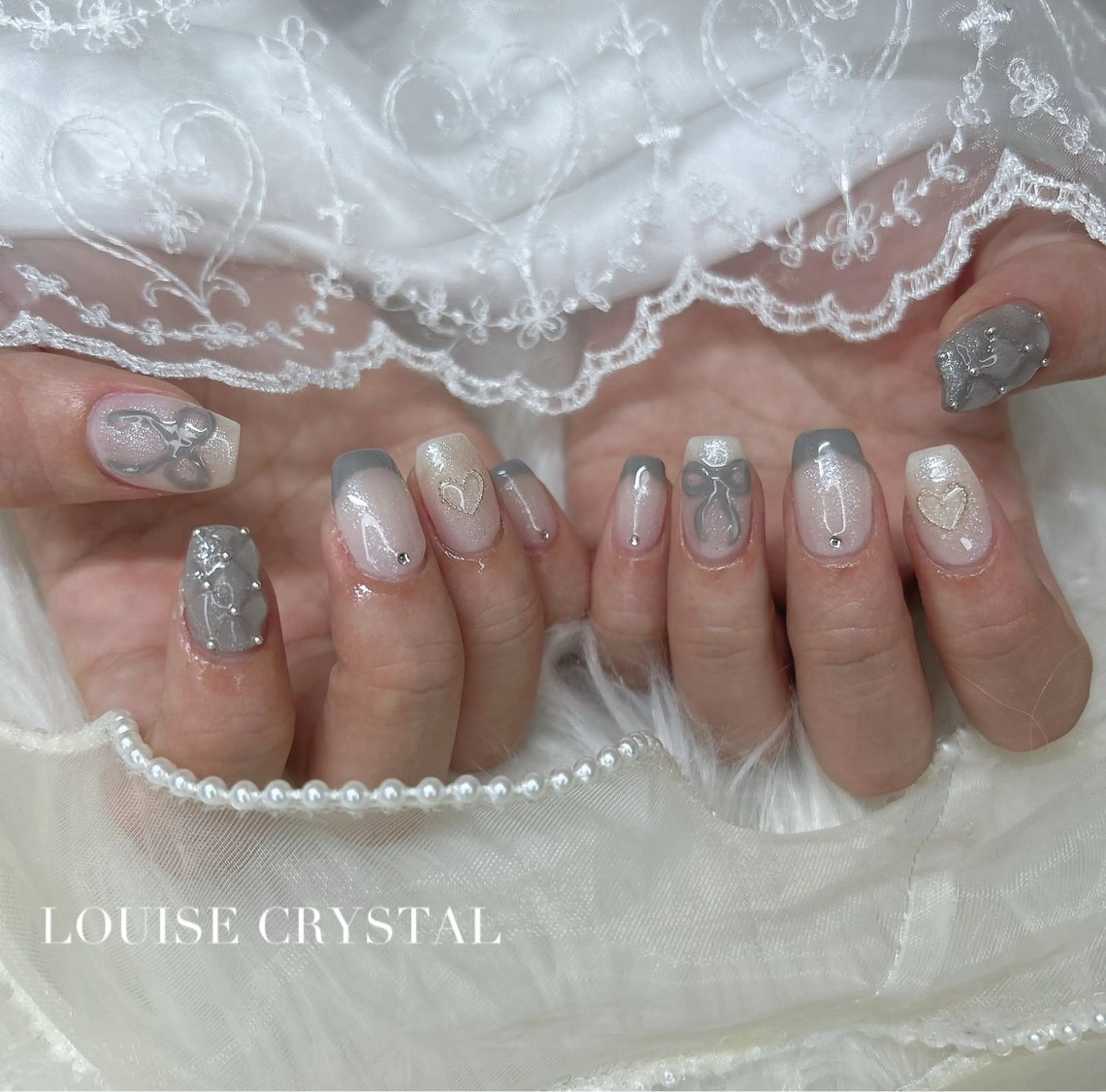 ネイル ハンドネイル LOUISE CRYSTALのネイルデザイン