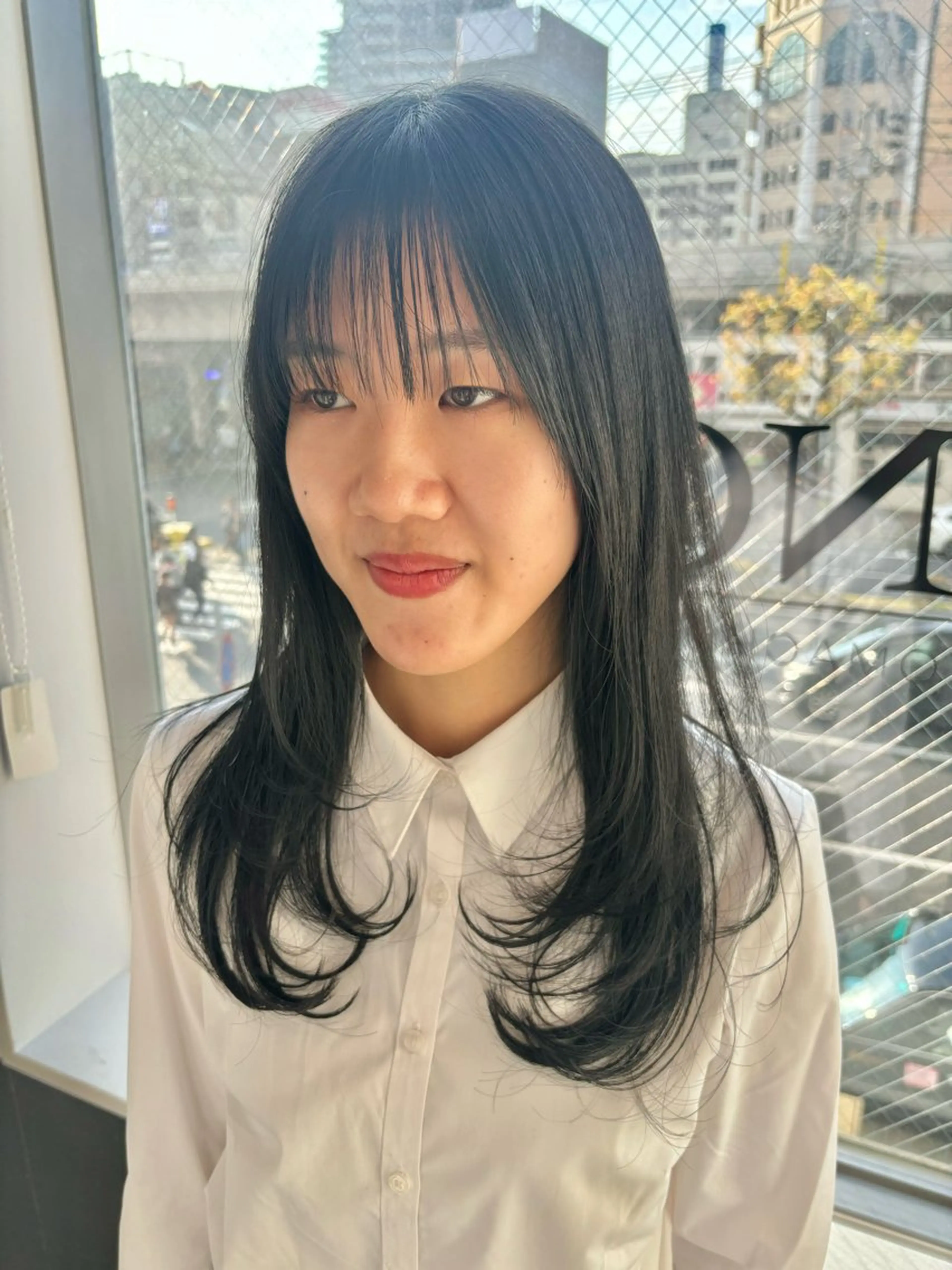 セミロング カラー レイヤーカット カット ヘアカラー 穐田 航のヘアスタイル