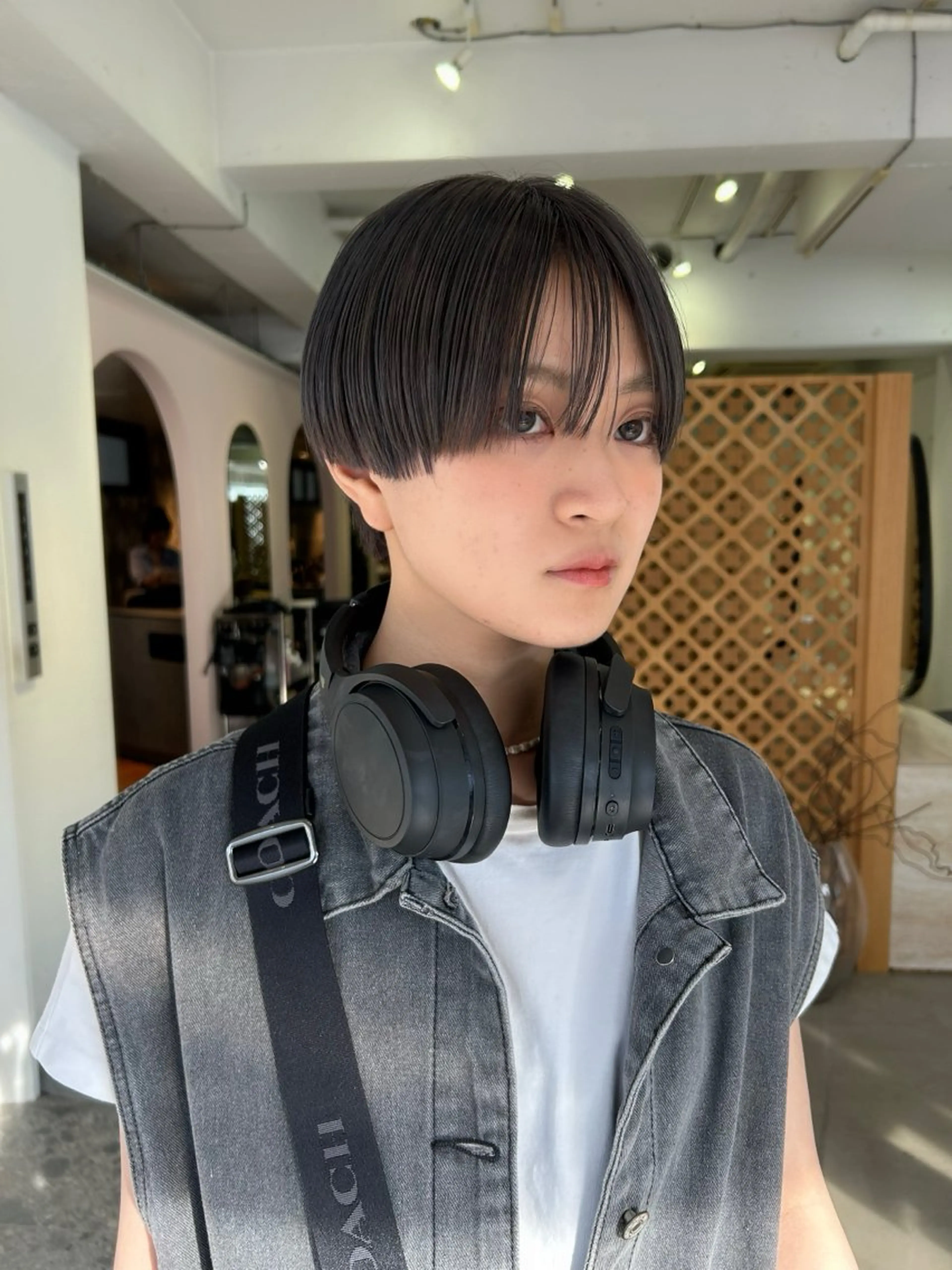 ショート カラー 💜ショート💜 ウルフ、ボブ二色亜美のヘアスタイル