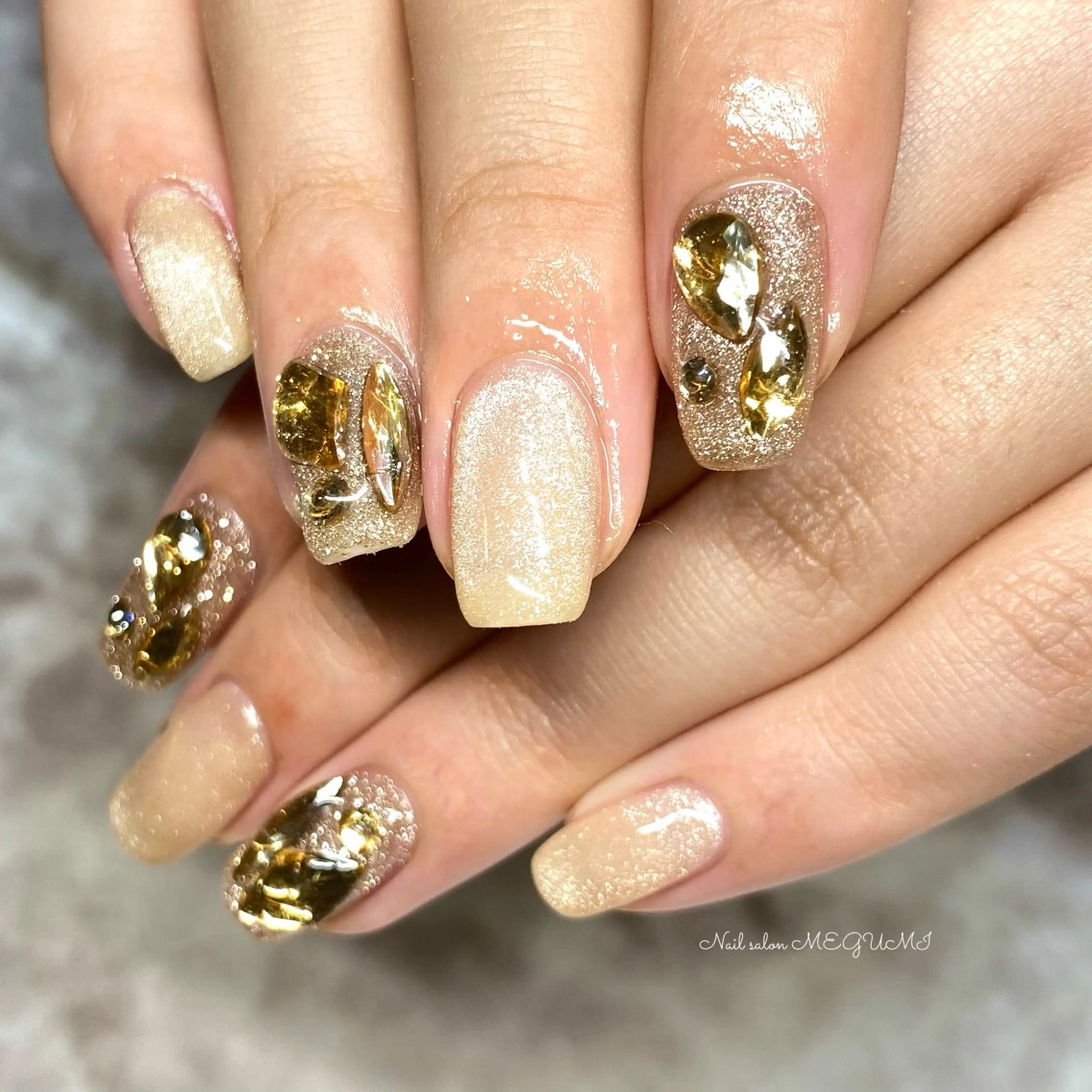 ネイル ゴージャス 持ち込み Nail salon MEGUMIのネイルデザイン