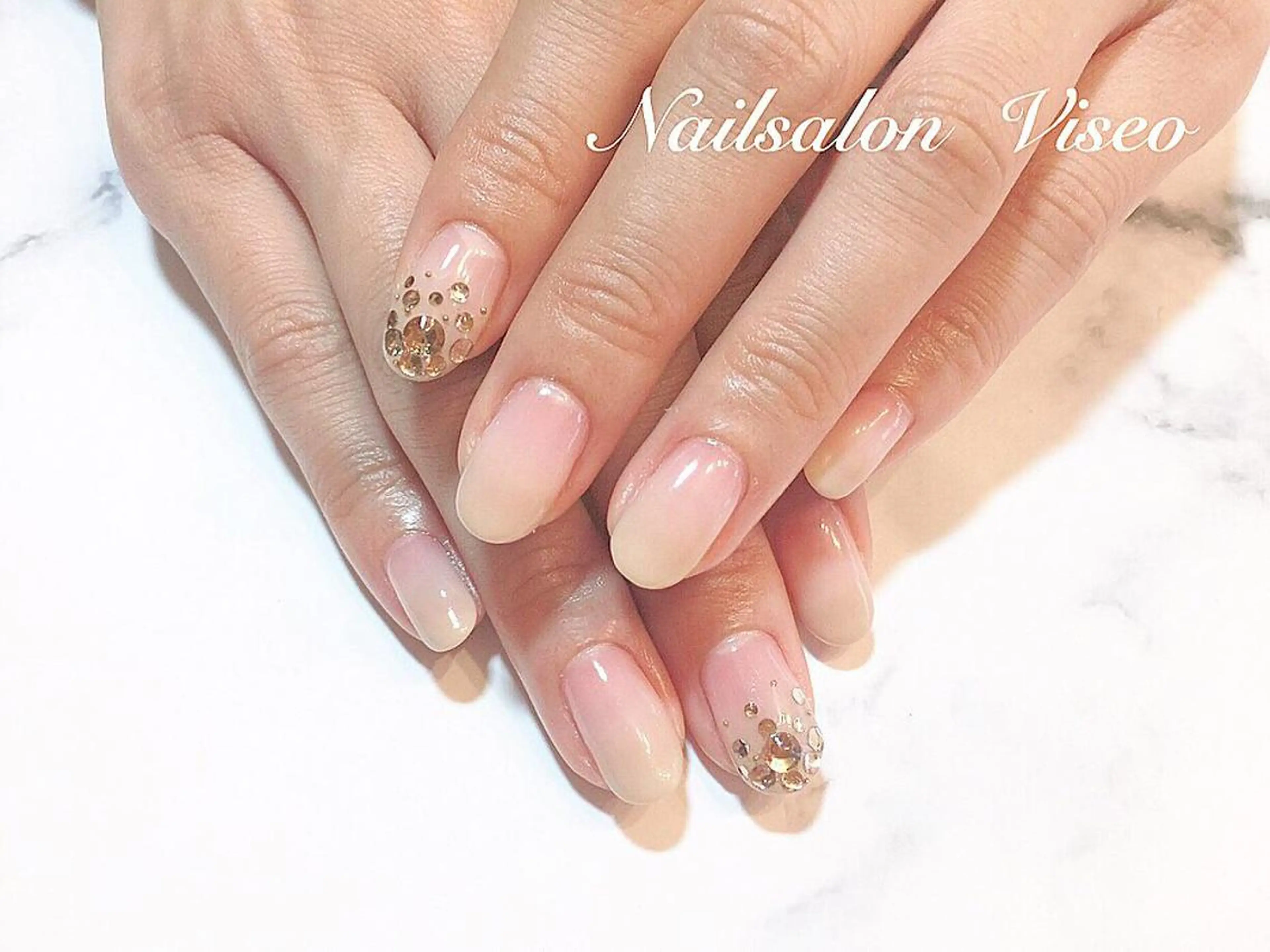 ネイル Viseo《6週間 長持ちパラジェル》のネイルデザイン