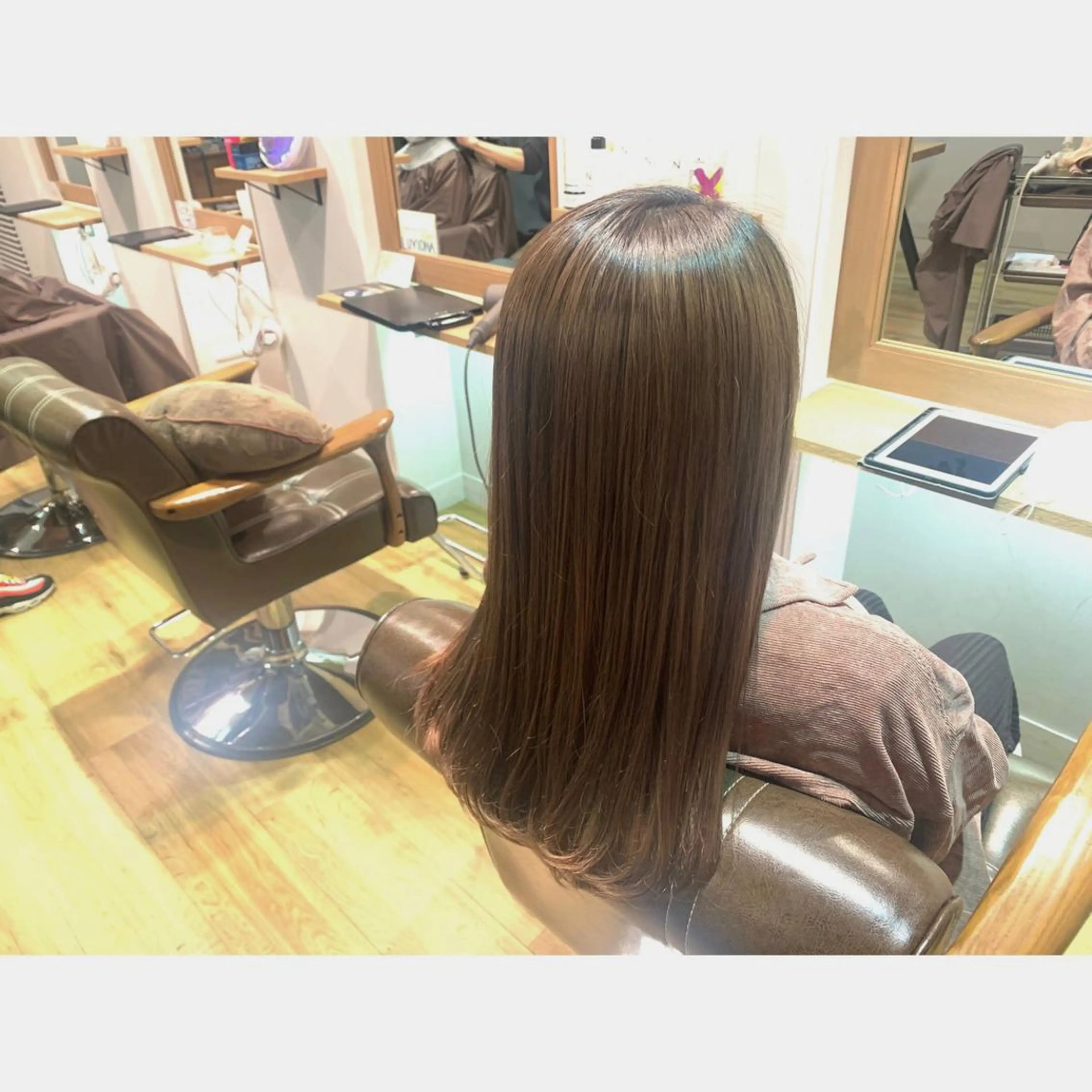 ロング カラー グレージュ ヘアカラー トリートメント ツキダテ ユイのヘアスタイル
