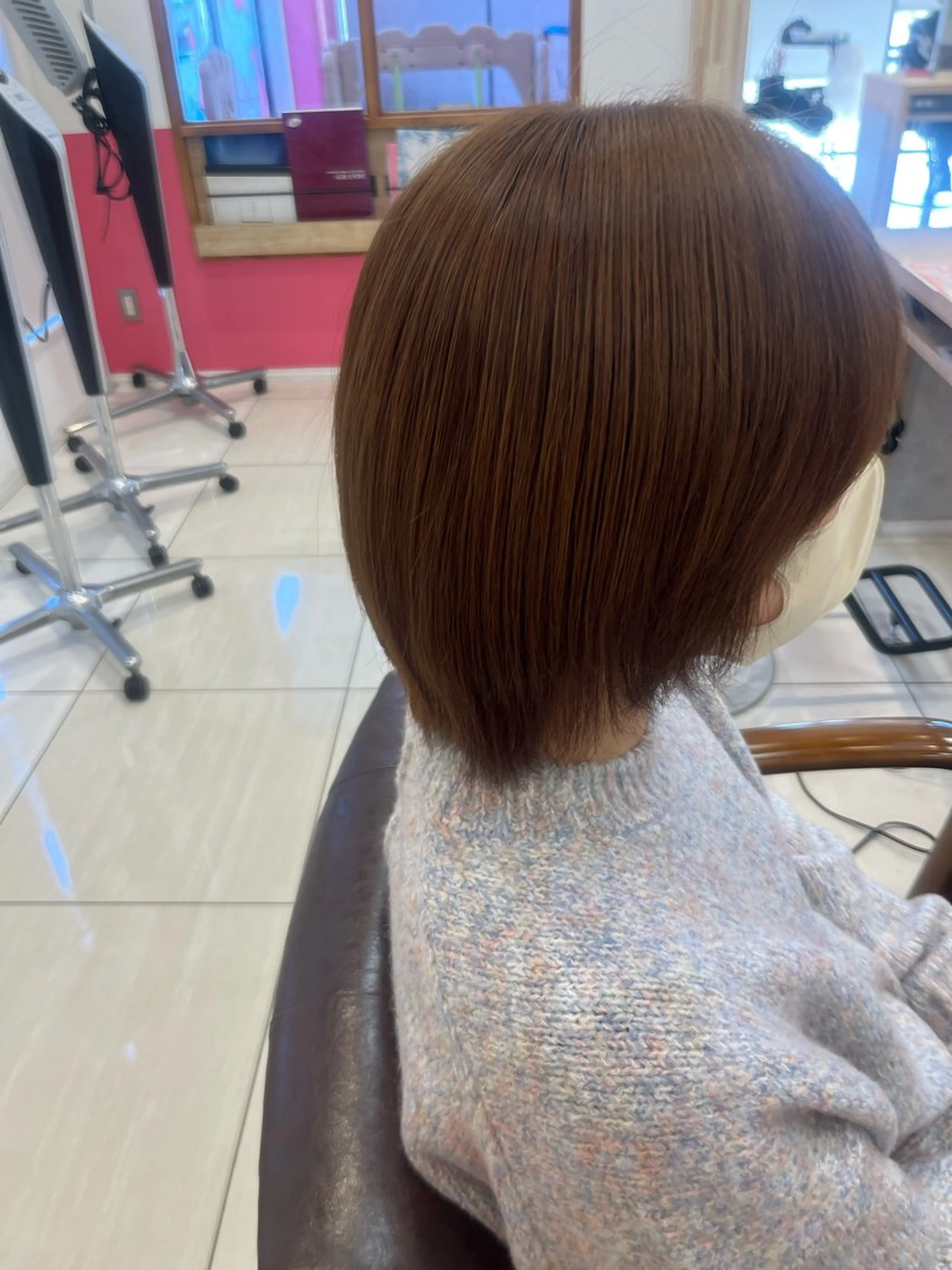 カラー ベージュカラー ブリーチ カット ヘアカラー 温水 愛華のヘアスタイル