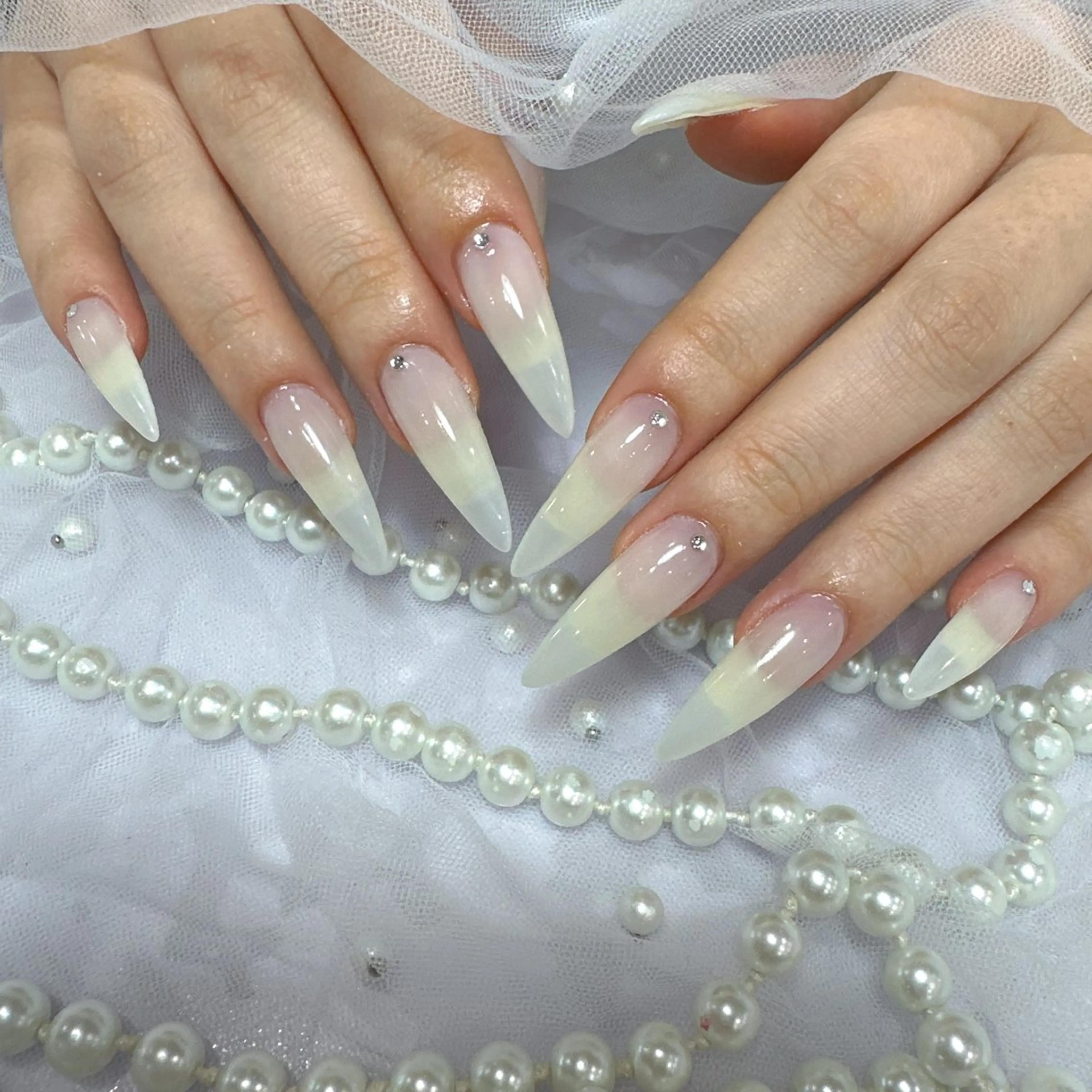 ネイル アートネイル フラッシュネイル フレンチネイル ジェルネイル ガラスフレンチ ハンドネイル You&Me Miyuのネイルデザイン