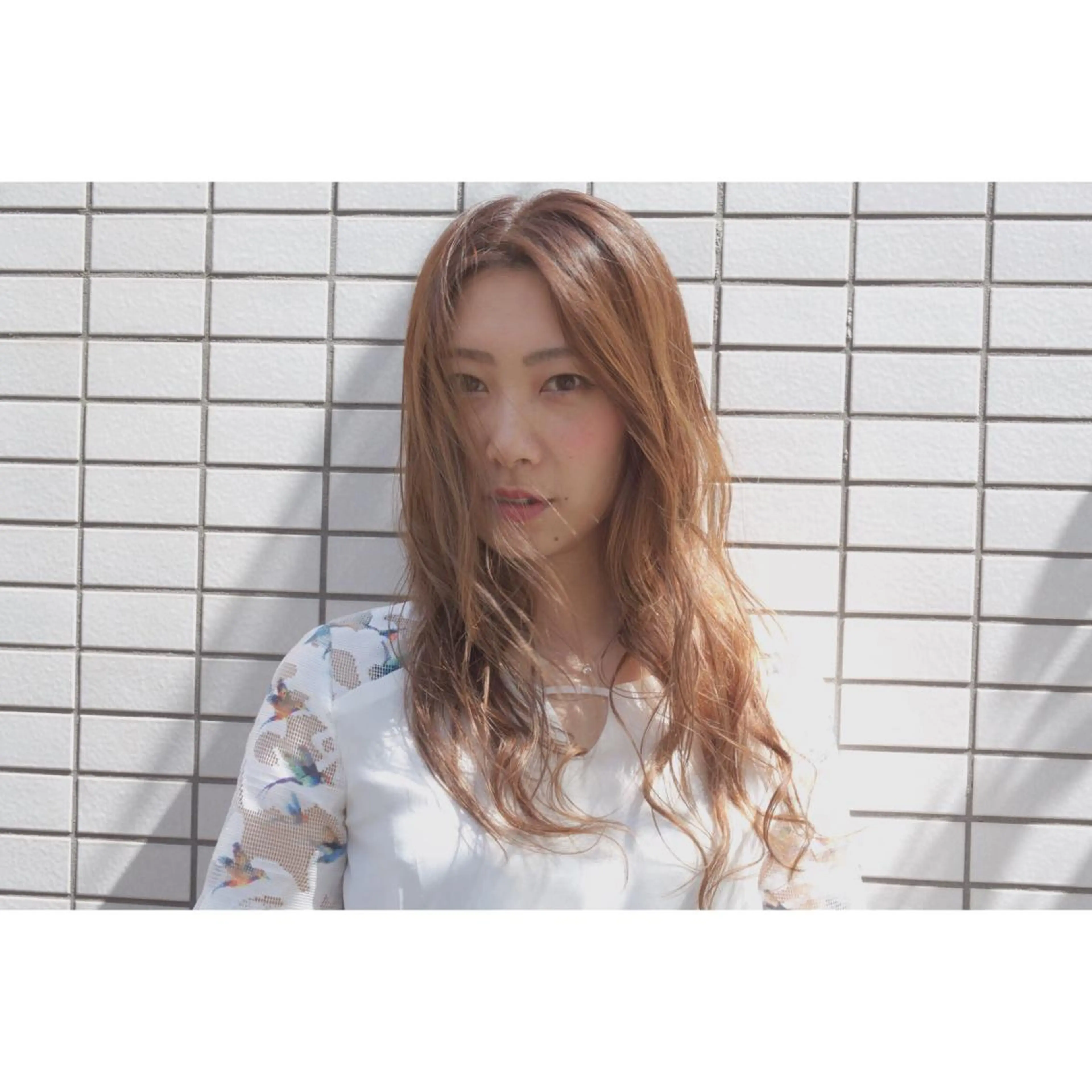 ロング カラー アッシュ バレイヤージュ ベージュカラー レイヤーカット カット ヘアカラー fio マナミのヘアスタイル