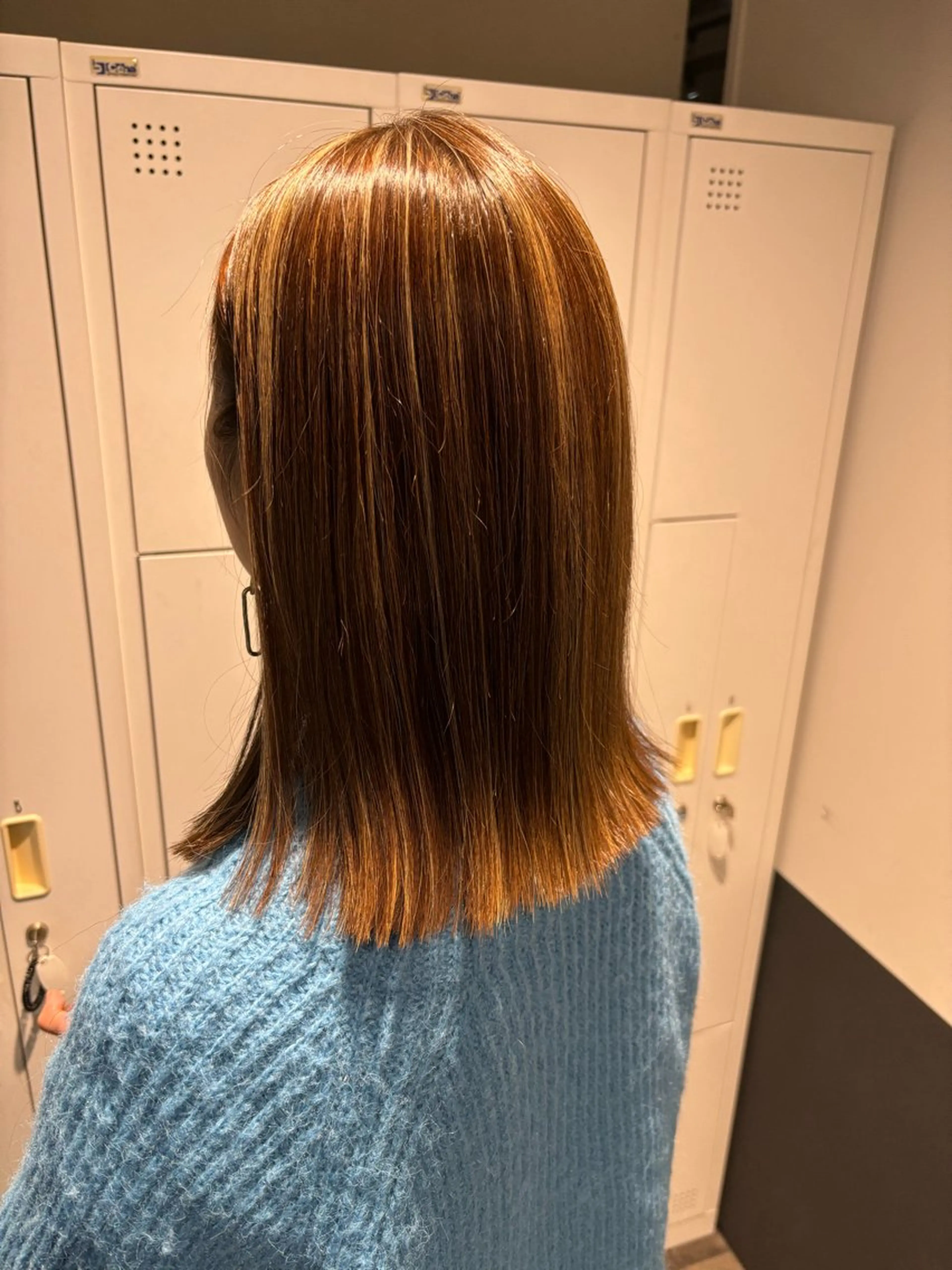 ミディアム ボブ ハイライト 穐田 航のヘアスタイル