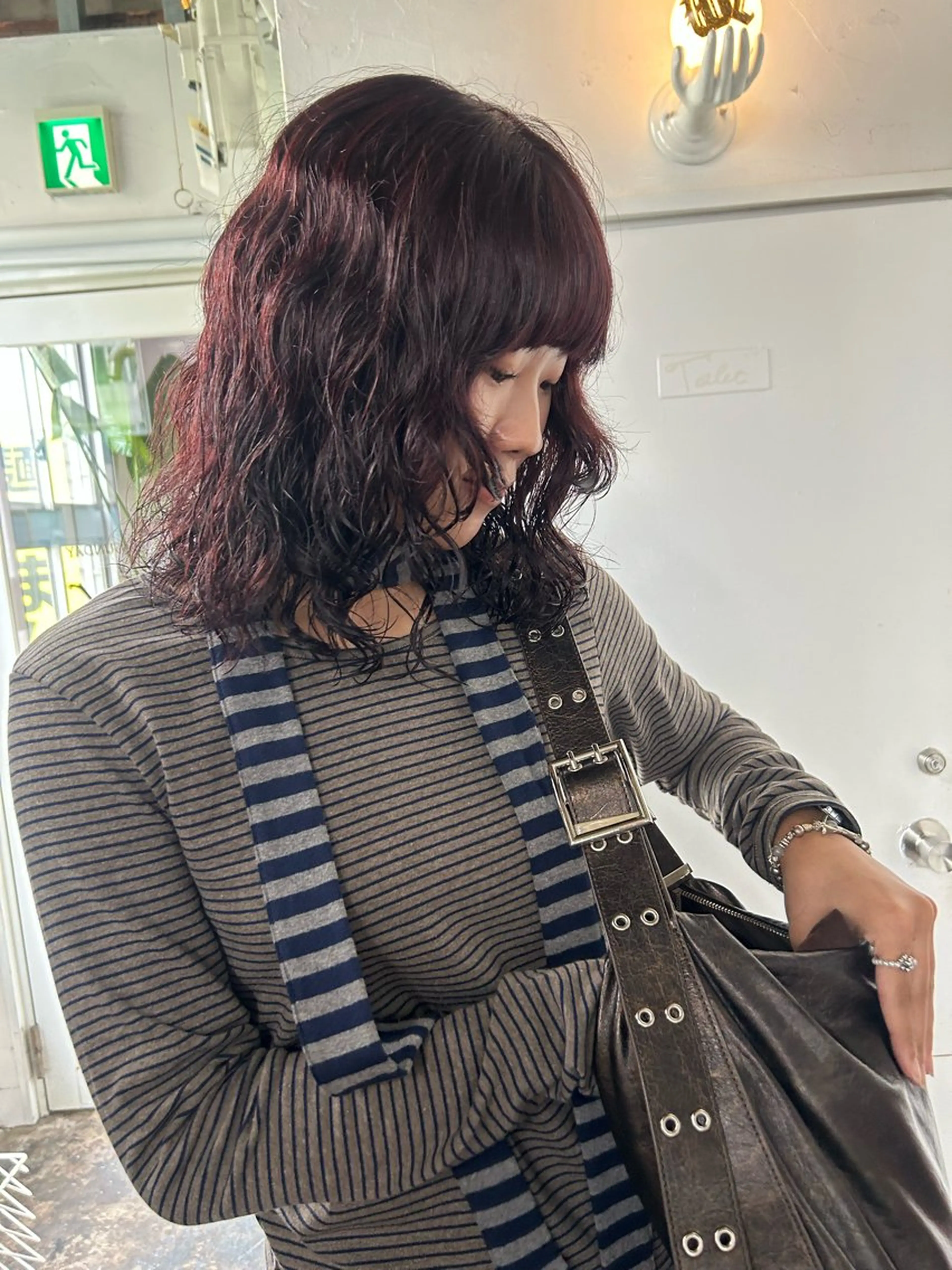 ミディアム カラー パーマ ミディアムパーマ レッドカラー レイヤーカット カット ヘアカラー パーマ maho/垢抜け カラーパーマメイクのヘアスタイル