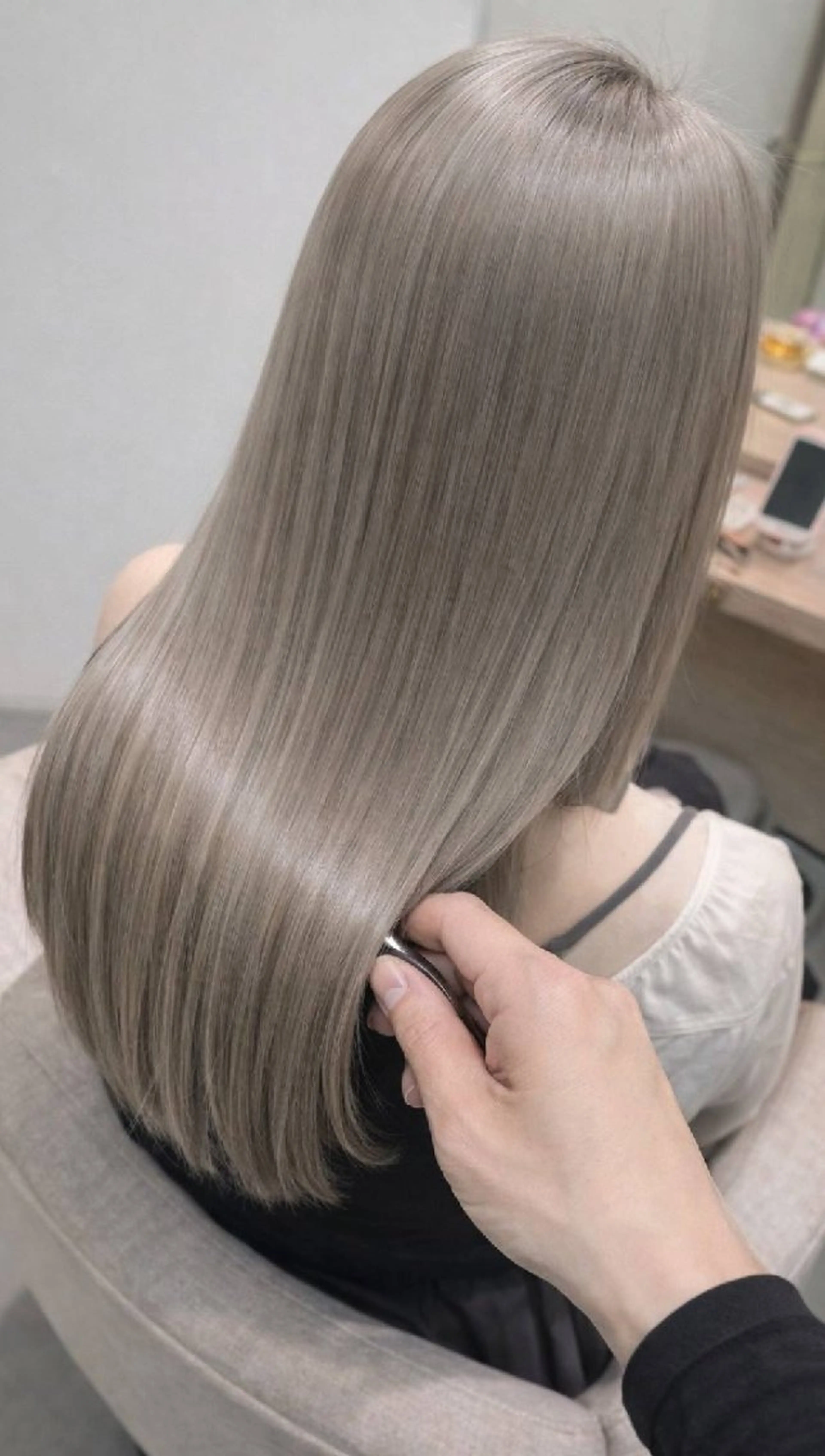 【艶髪度NO.1】カット＋ケアカラー(白髪染め可)+Premium髪質改善TR+MB ￥18900の写真