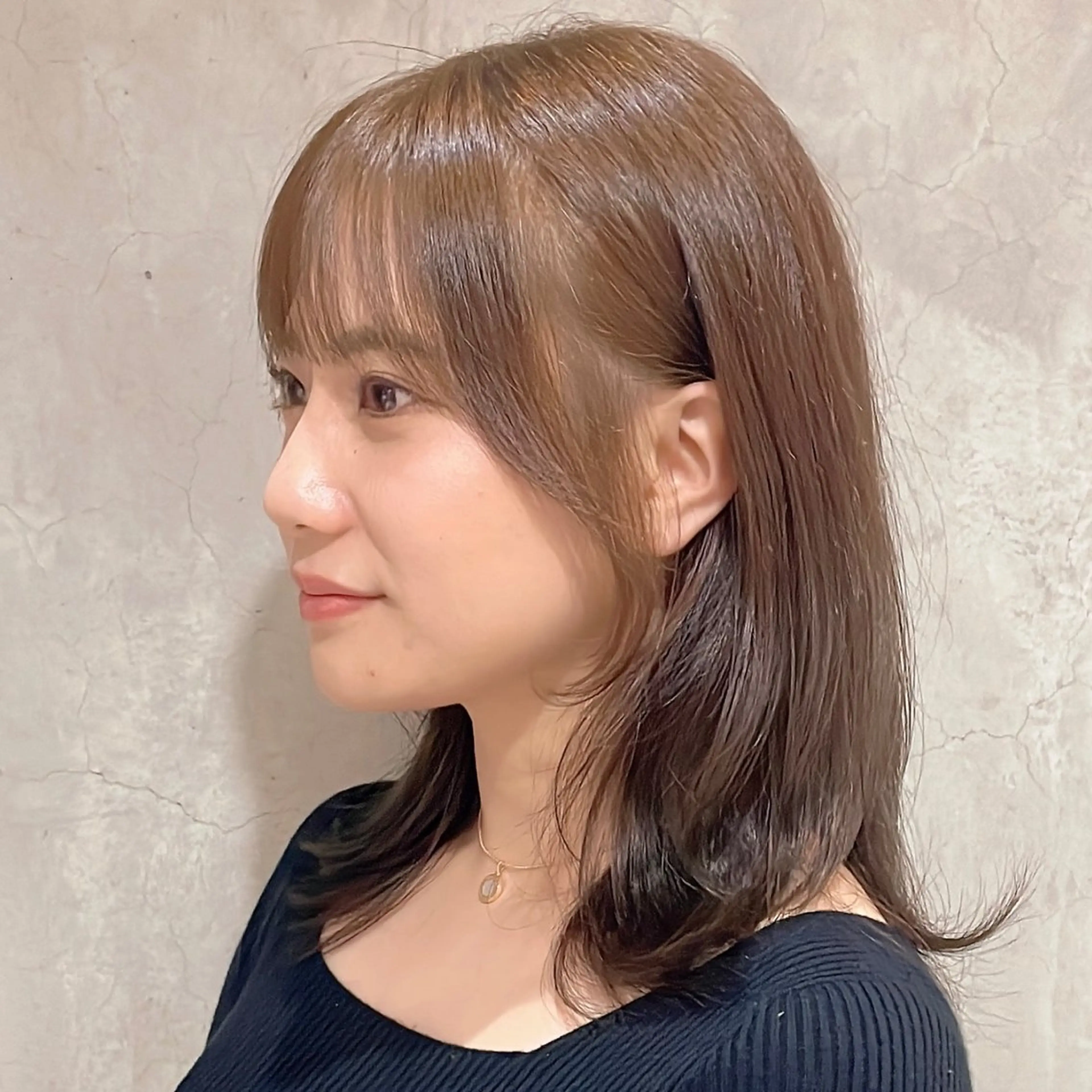 ミディアム カット ヘアカラー トリートメント 🌹ハッシュカット、 レイヤー韓国ヘア🌹のヘアスタイル