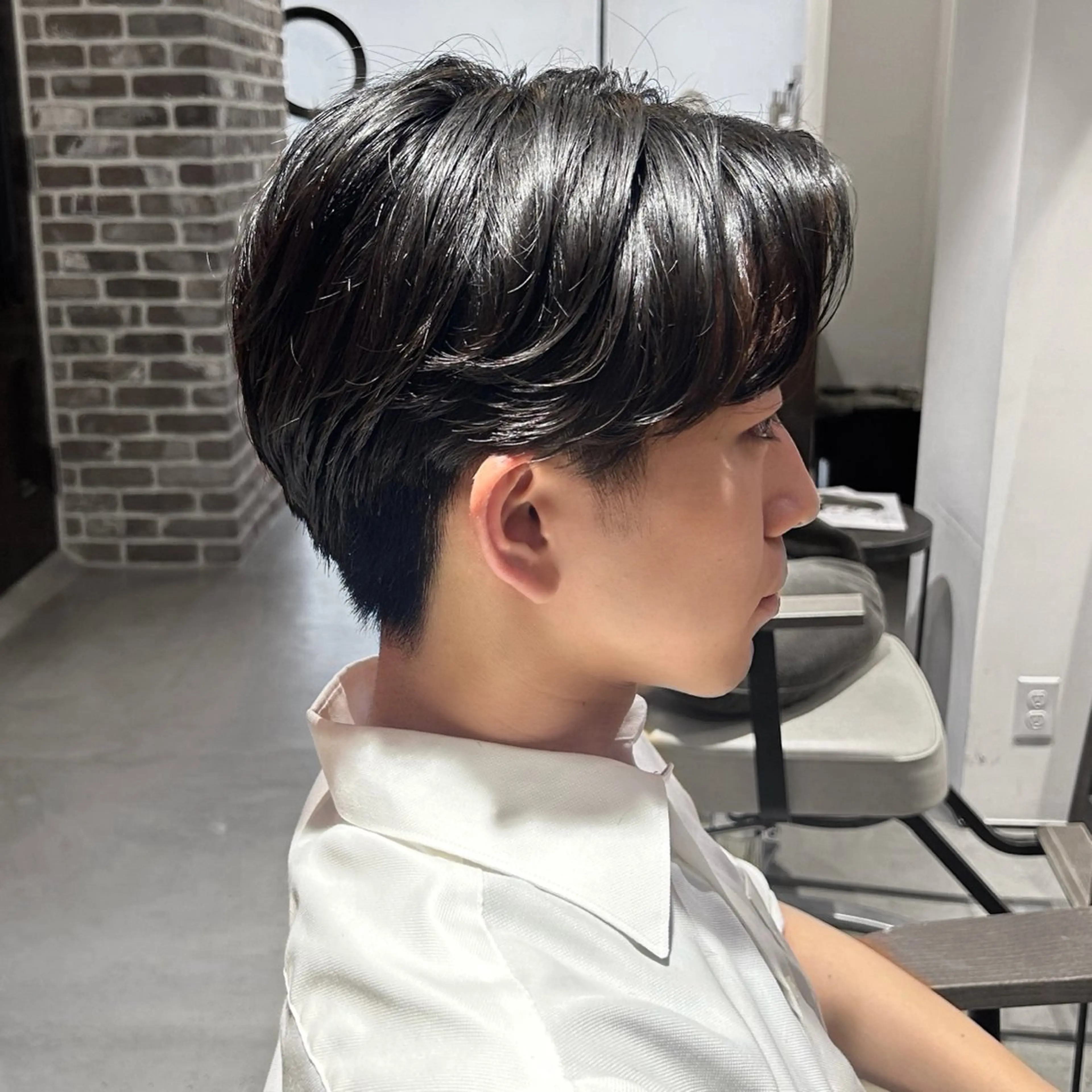 メンズ アイブロウ メンズパーマ メンズツイストパーマ 刈り上げ 波巻きパーマ メンズアイブロウ メンズ専門美容師 MIUのヘアスタイル