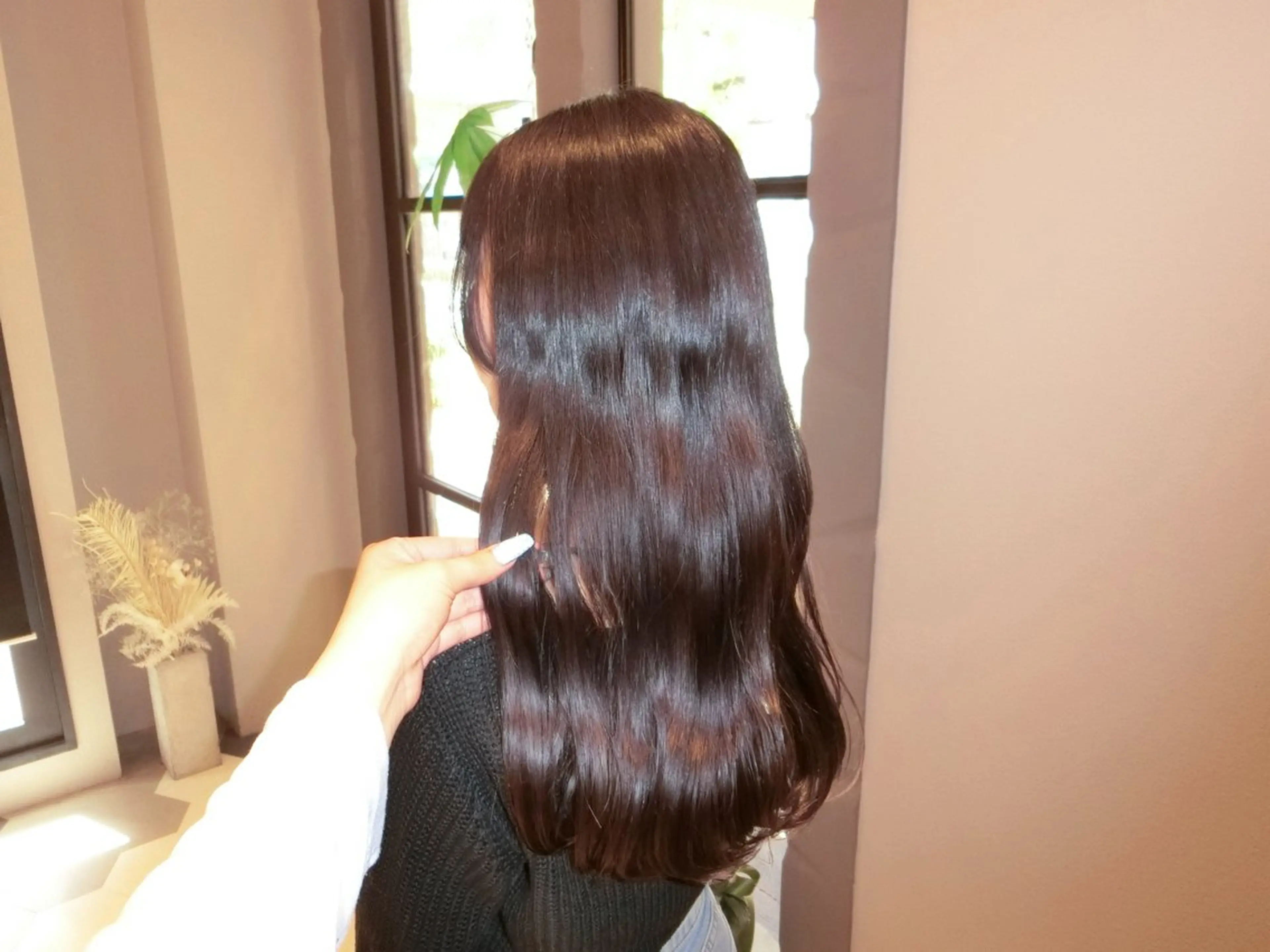 ロング 透け感オリーブ/レイ ヤーカット/KaHoのヘアスタイル