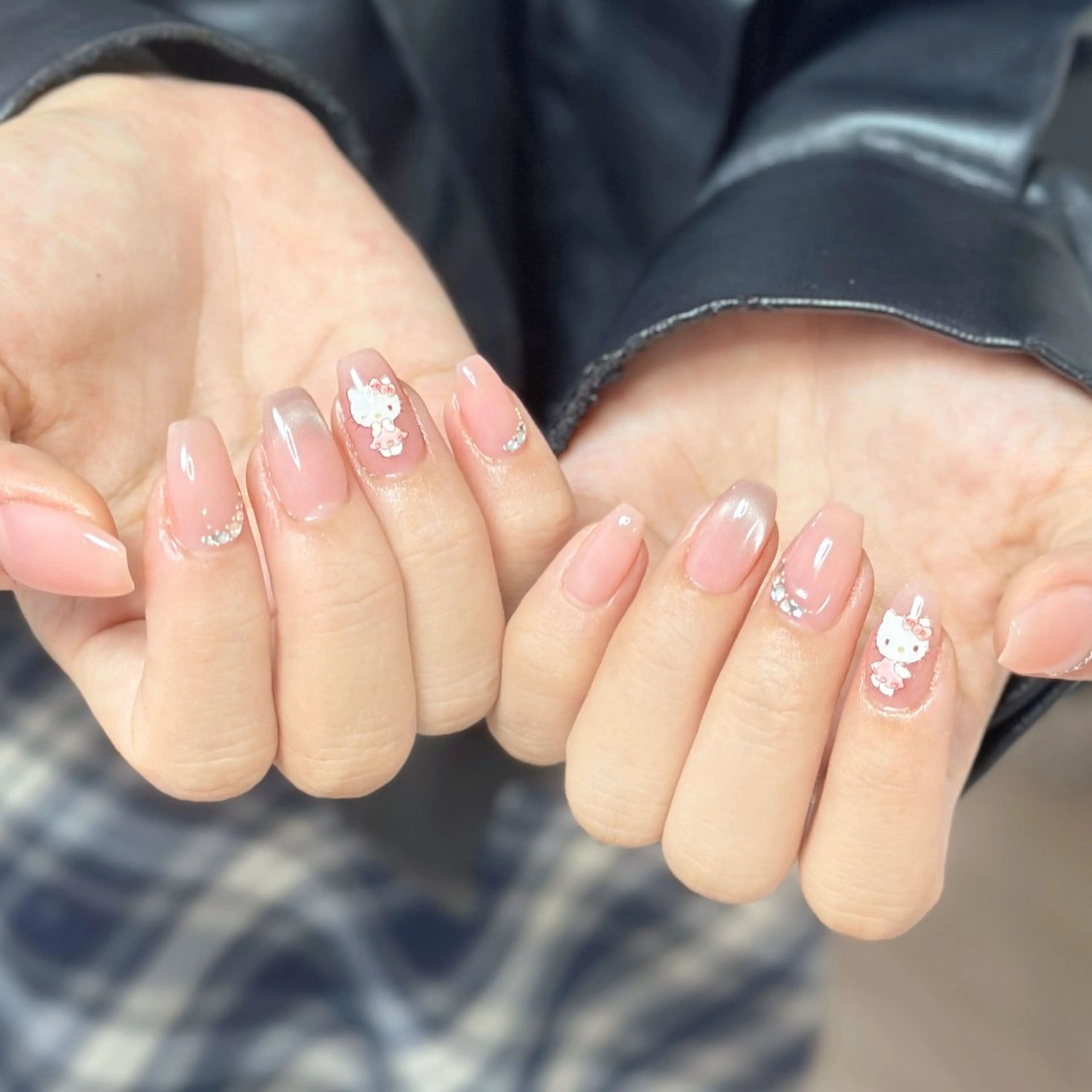 ネイル アートネイル オーロラネイル チークネイル フレンチネイル ガラスフレンチ 🎀YooLi Nail salonのネイルデザイン