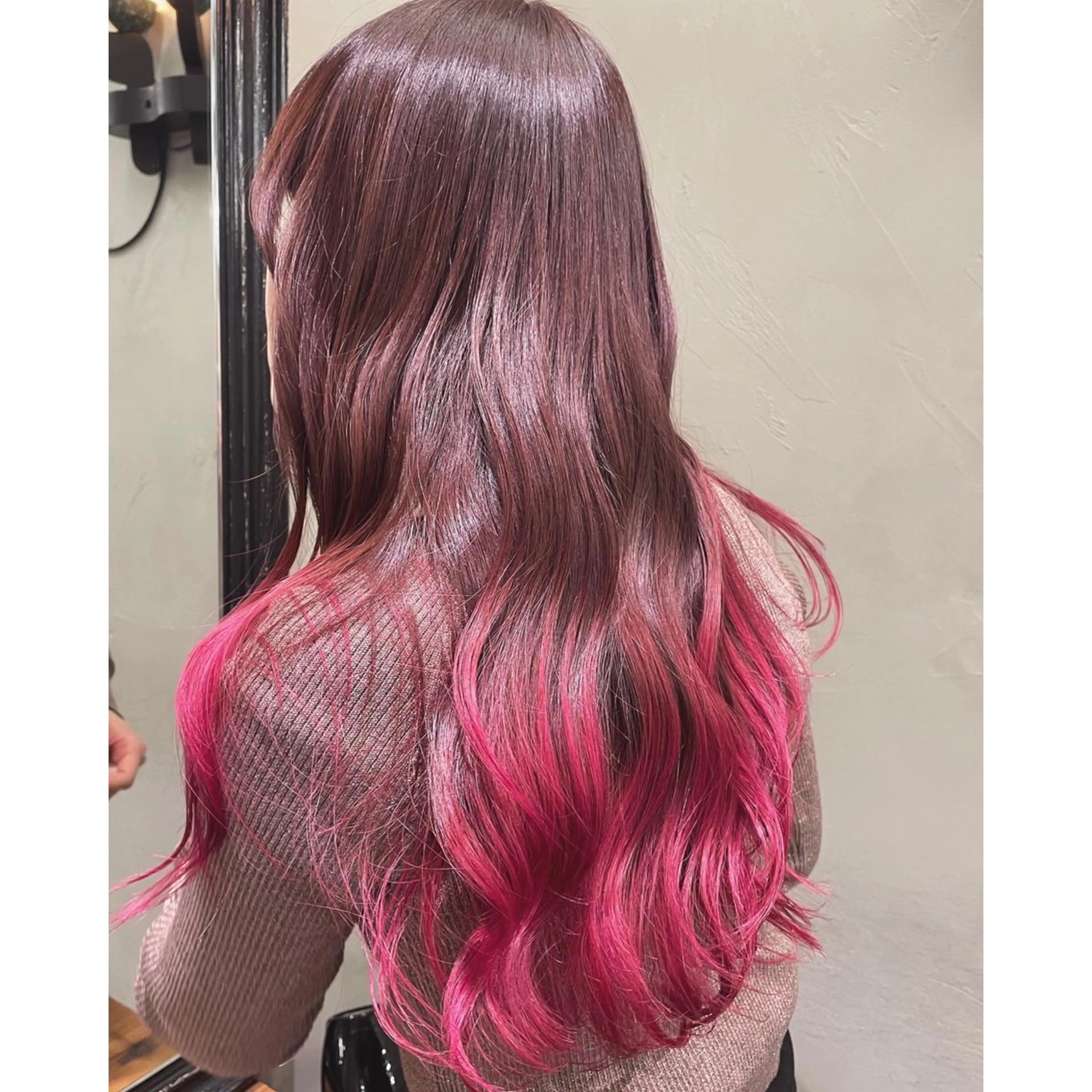 ロング カラー ブリーチ グラデーションカラー カット ヘアカラー RorriM natsuのヘアスタイル