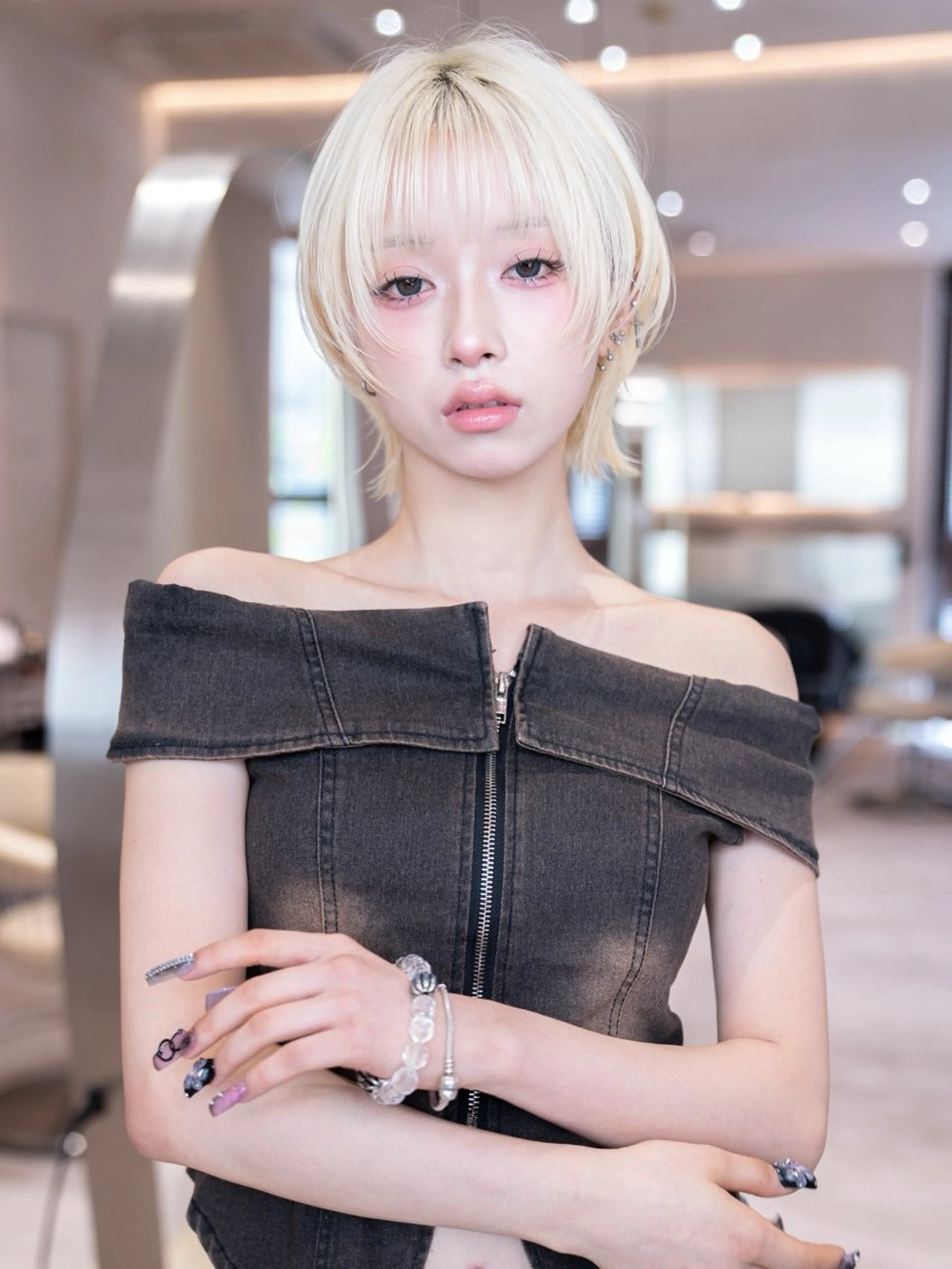 ショート 渋谷/切りっぱなし レイヤー/ブリーチのヘアスタイル