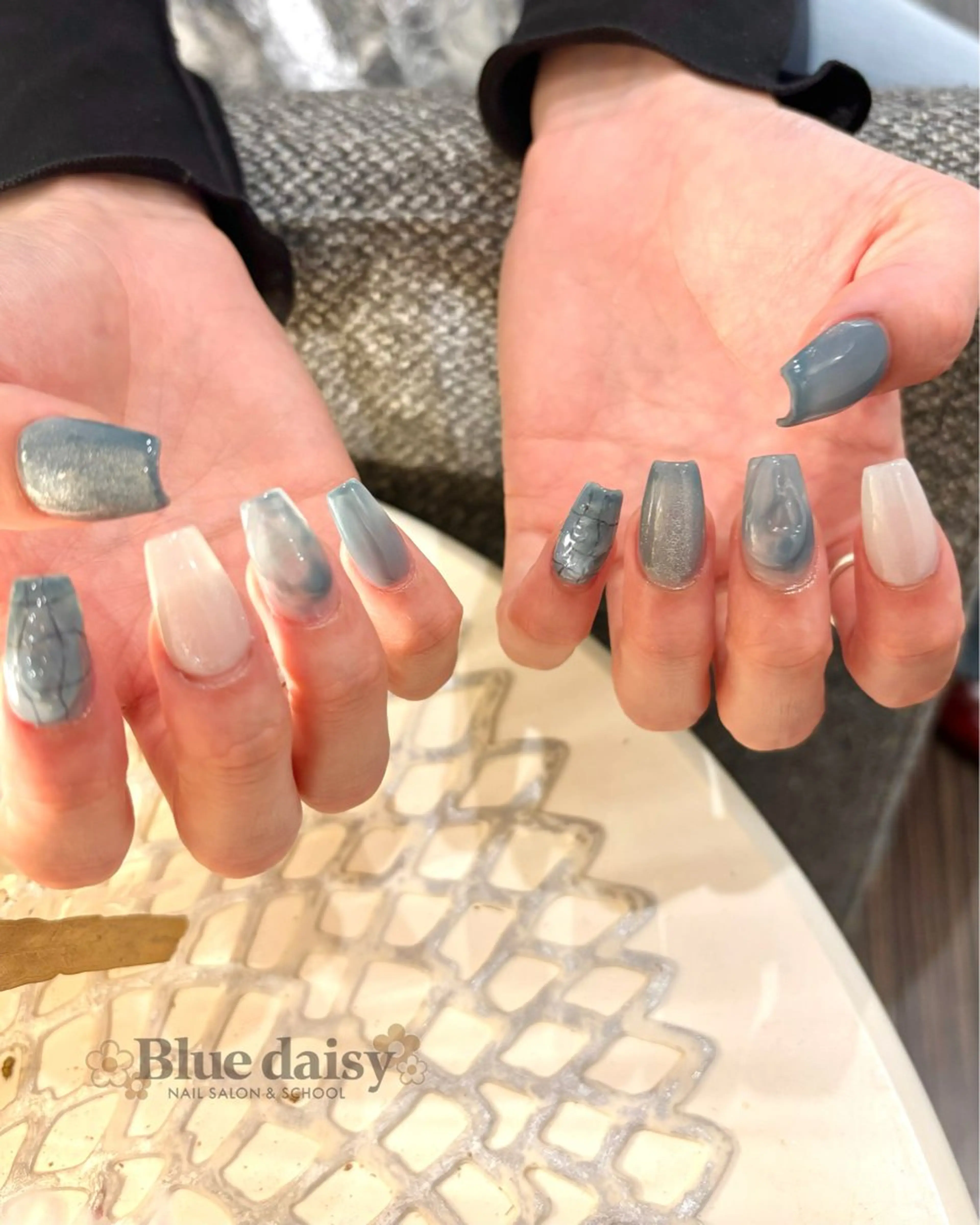 ネイル ブルー ハンドネイル Blue daisy 栄本店のネイルデザイン