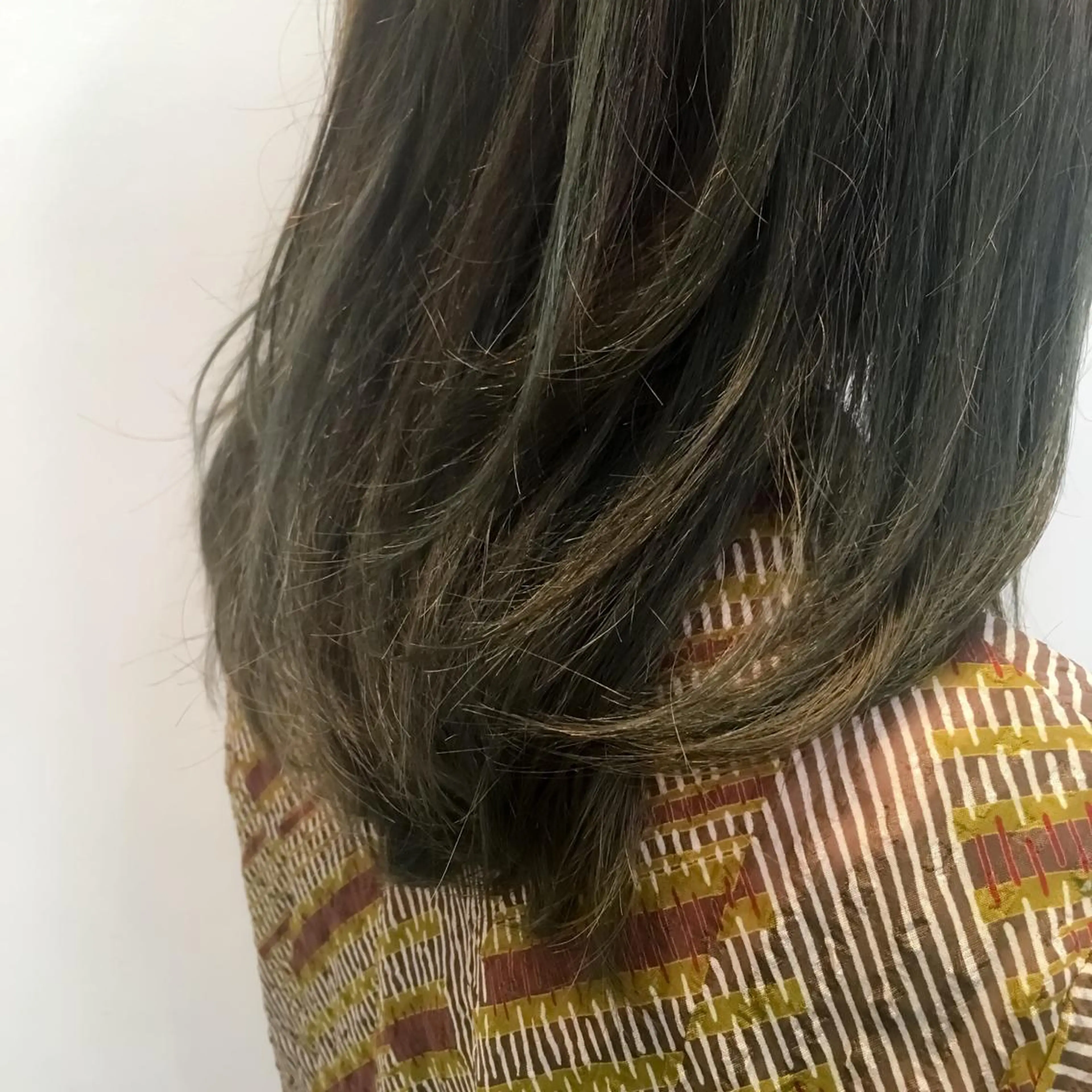 ロング カラー RINA🧤 デザインとボブのヘアスタイル