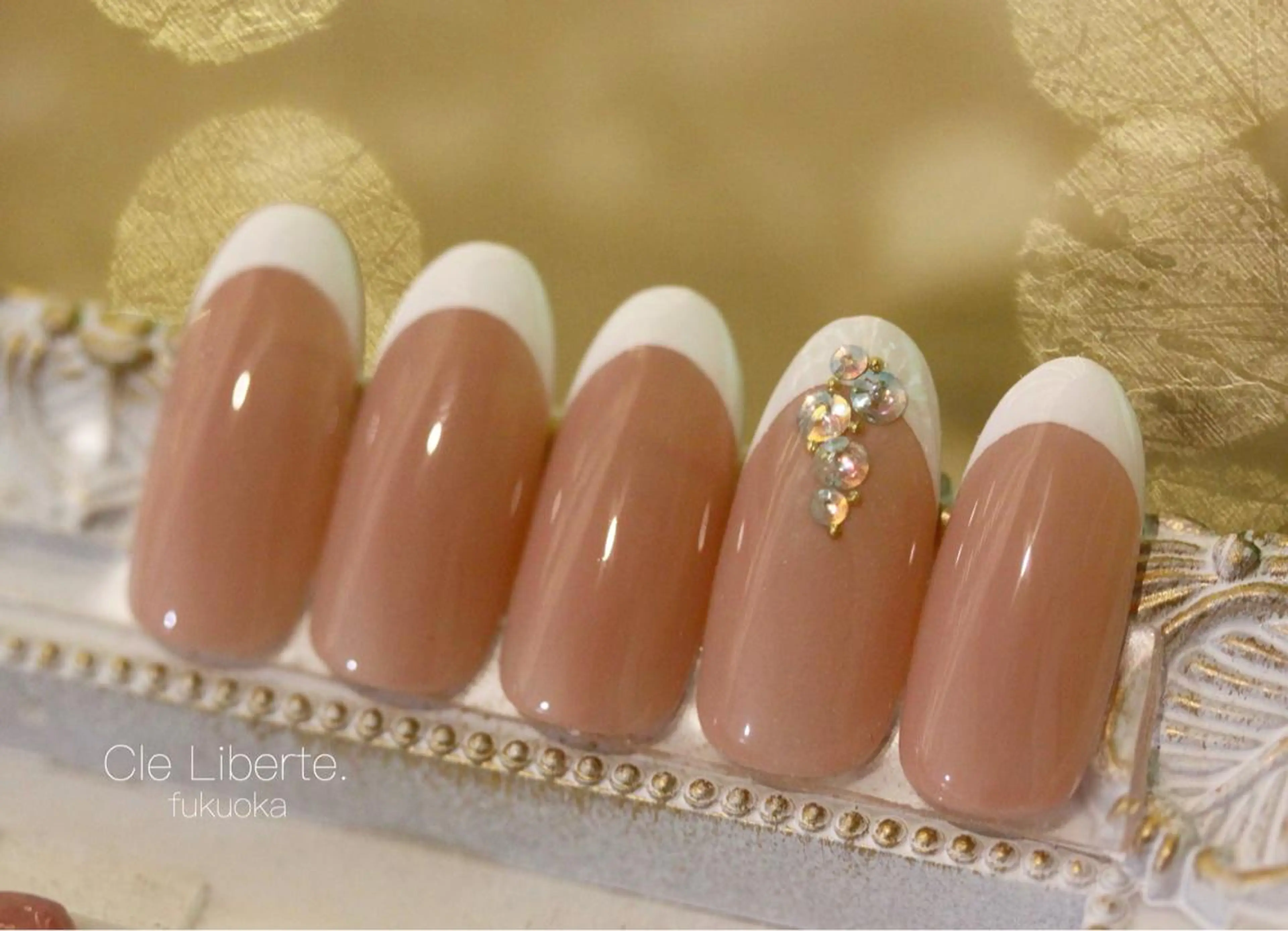 ネイル カジュアル フレンチネイル オフィスネイル 赤色 シンプルネイル Elio 国泰寺のネイルデザイン