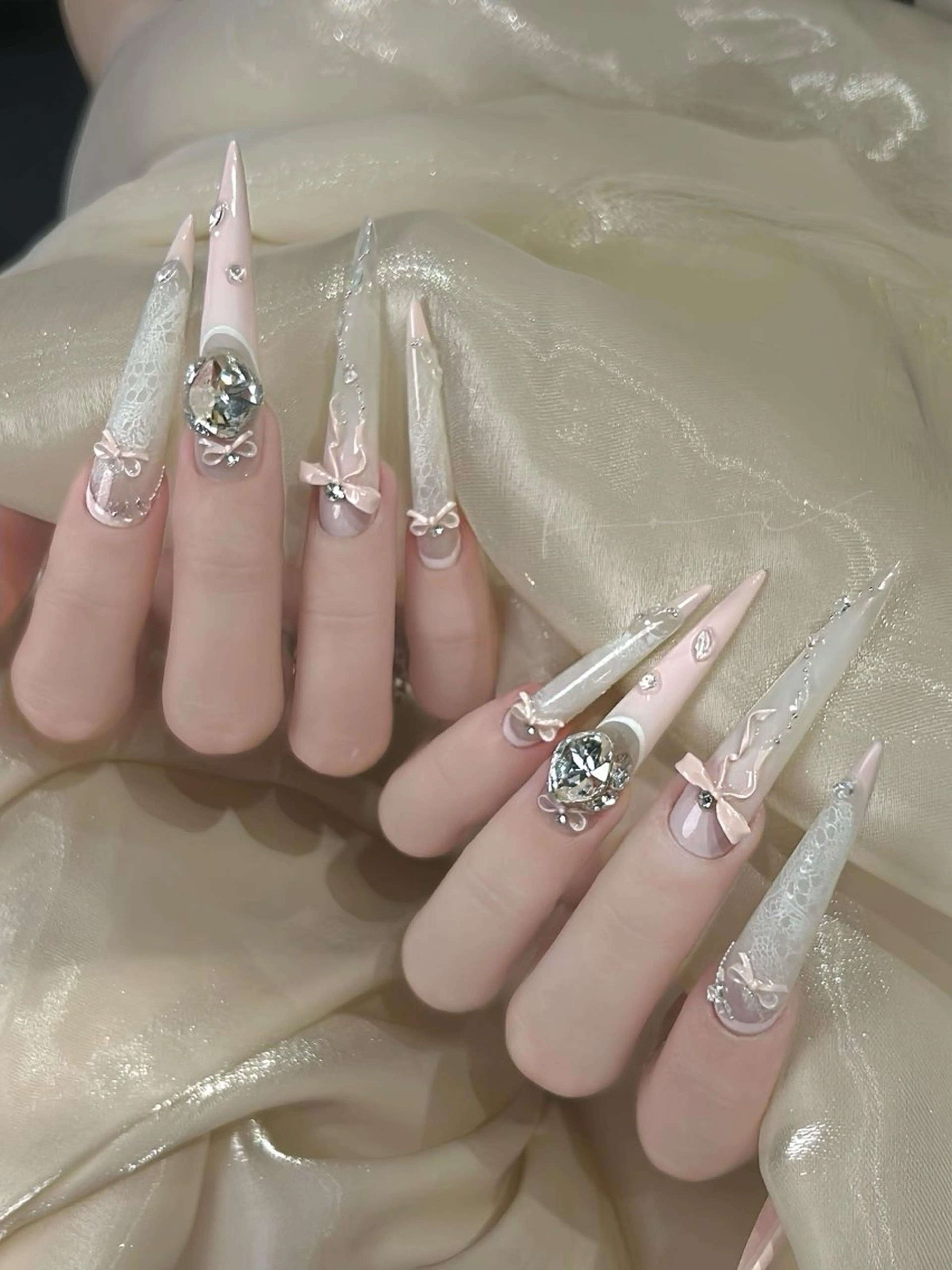 カラー グラデーションカラー ピンクカラー ハンドネイル AIN Nailのネイルデザイン