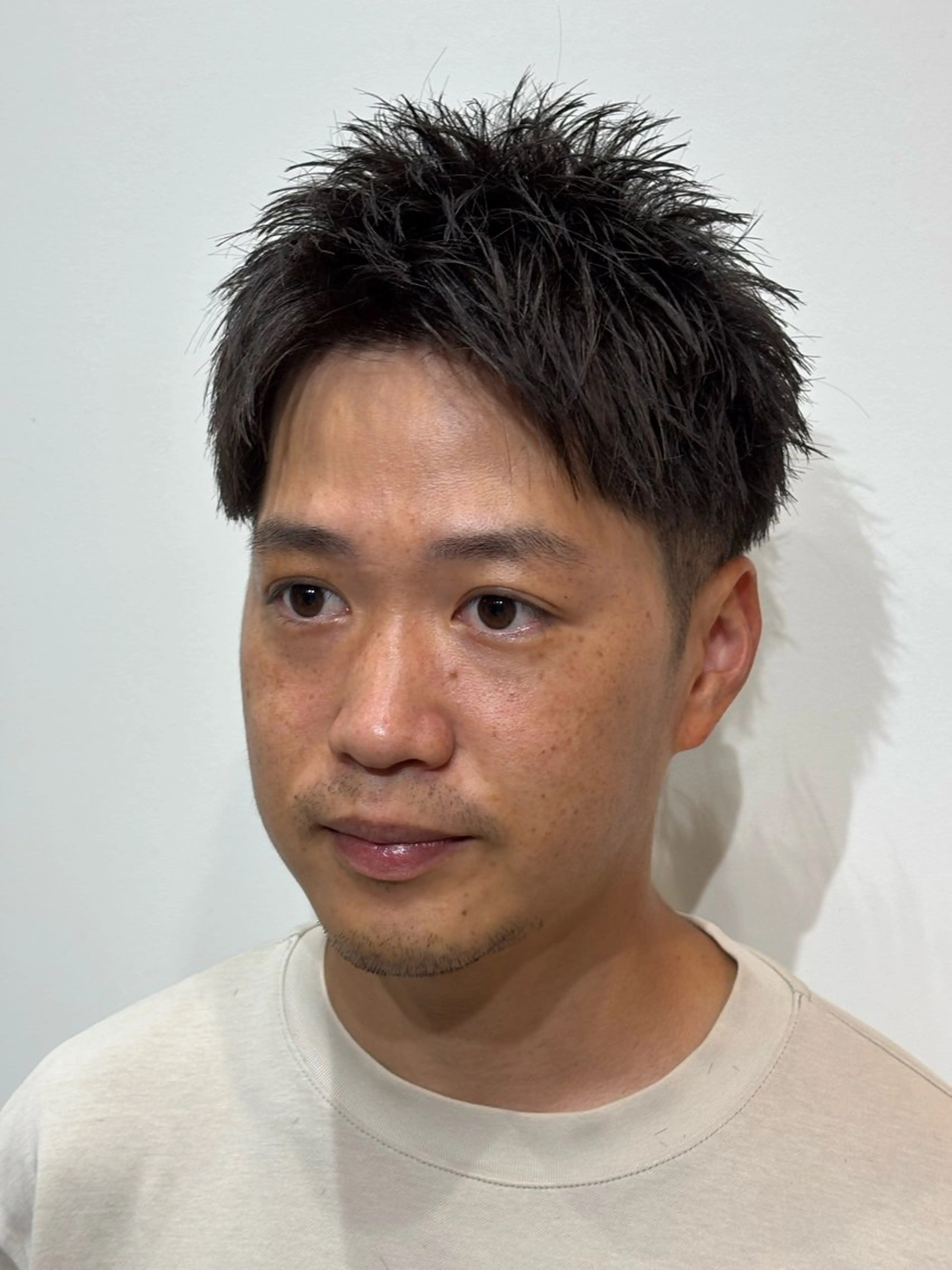 ショート メンズ アップバング メンズショート スパイキーショート ショートヘア カット トリートメント 【店長】メンズ職人 短髪　ハイトーン🔥のヘアスタイル