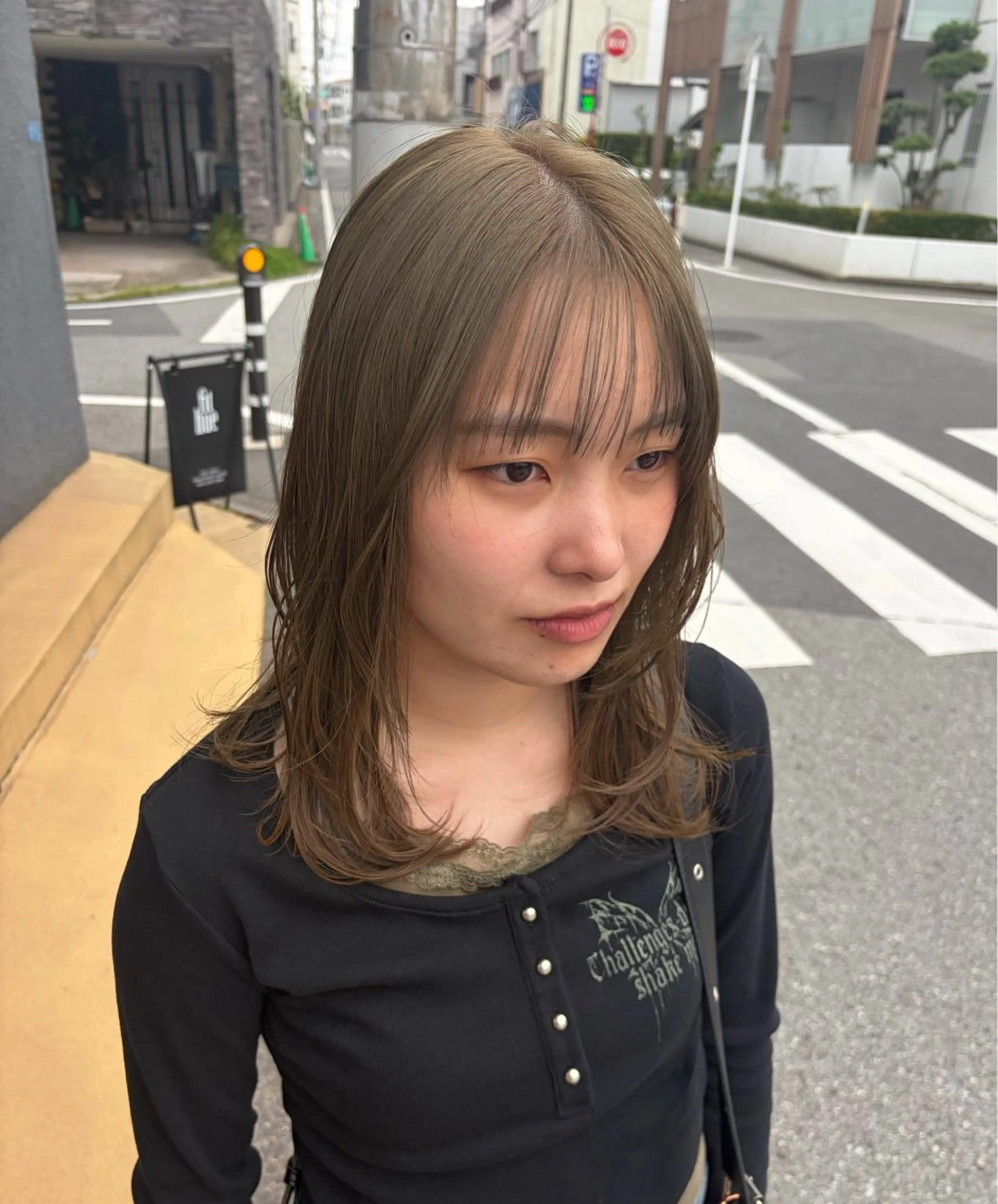 セミロング レイヤーカット ヘアカラー mihane fit hueのヘアスタイル