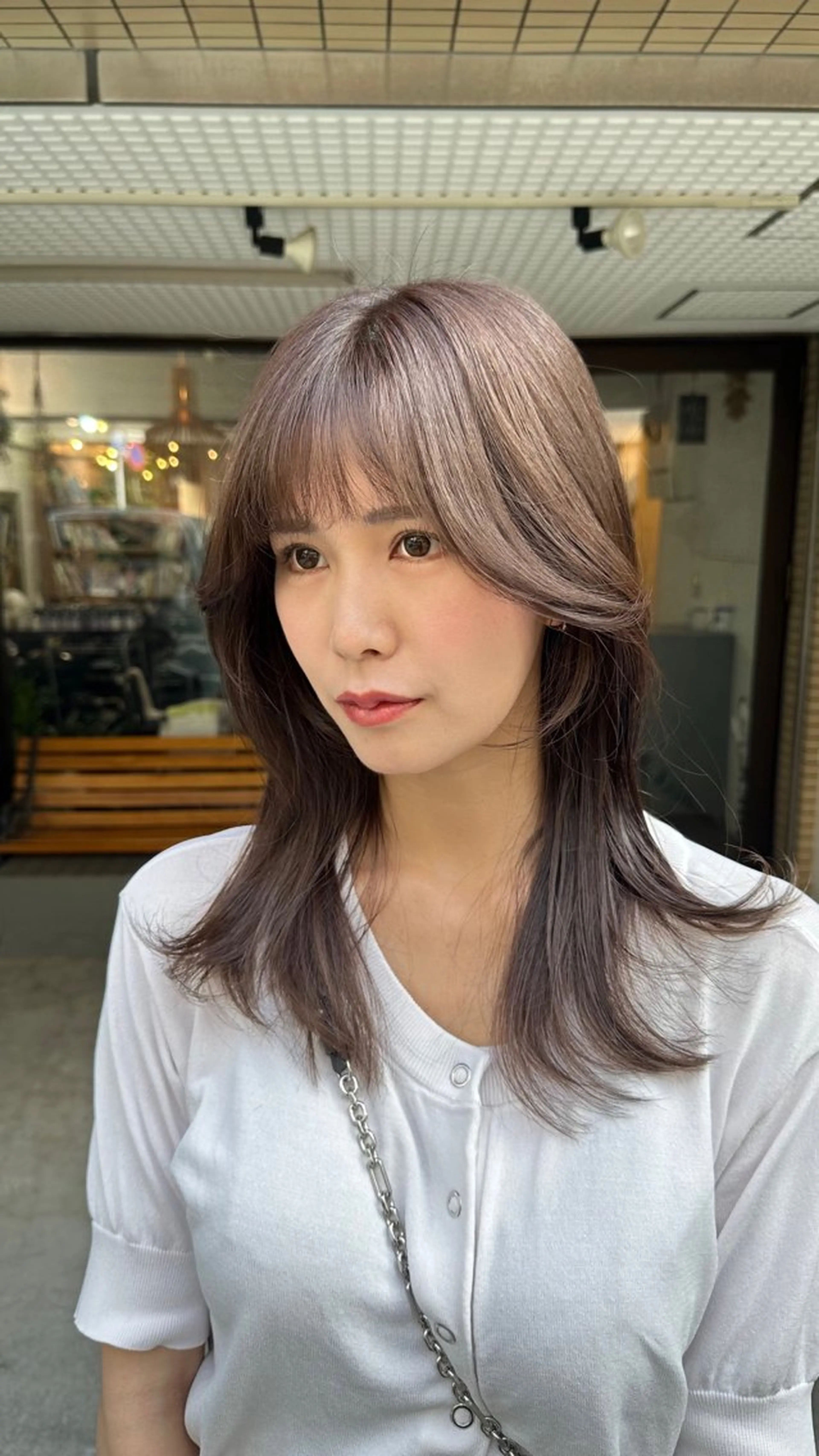 セミロング カラー 切りっぱなしボブ ショートボブ セミロングパーマ バレイヤージュ ベージュカラー カット ヘアカラー トリートメント 韓国ヘア レイヤー くびれヘアMATSUのヘアスタイル