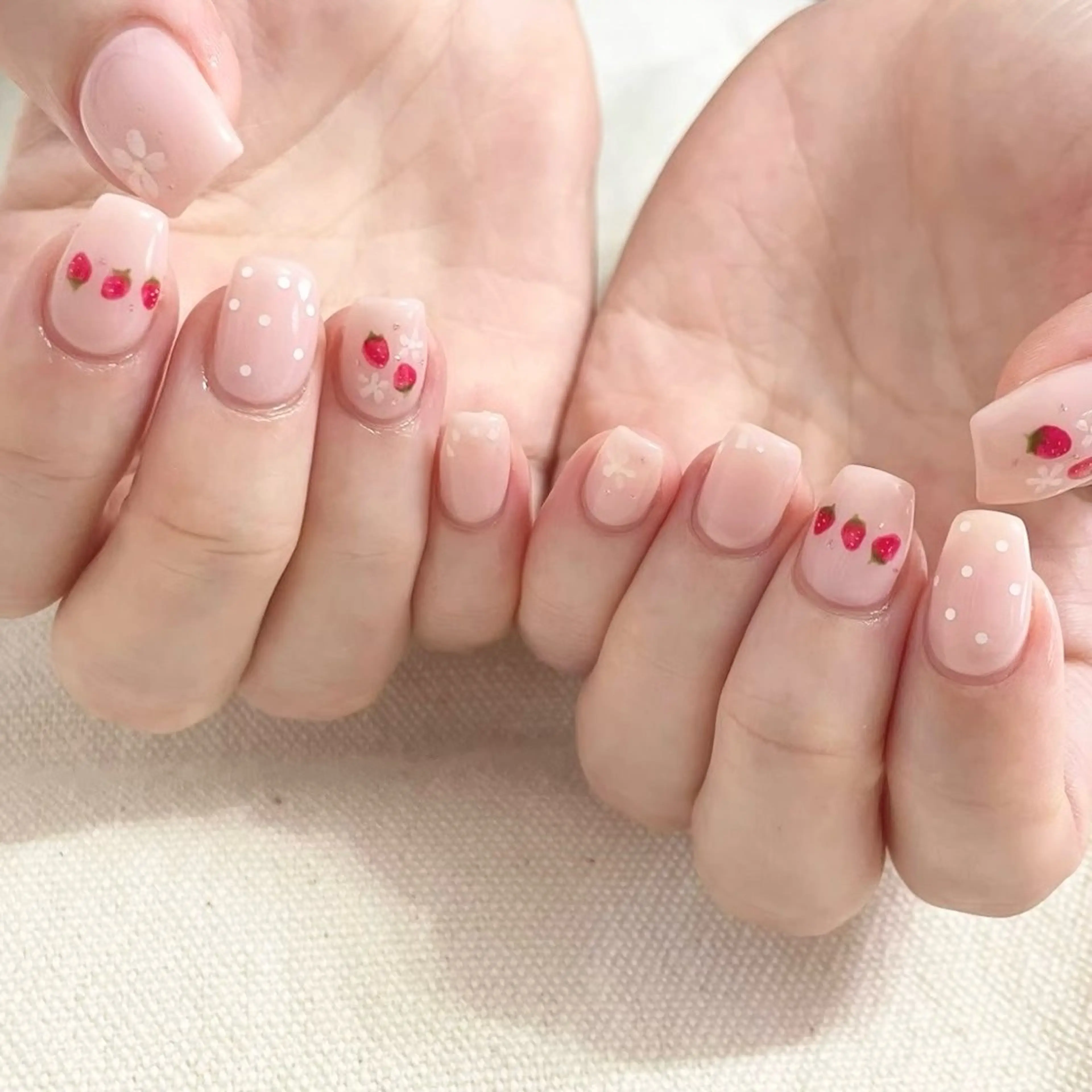 ネイル フラワーネイル ガーリー ピンク ショートネイル 春ネイル ハンドネイル usagi nailのネイルデザイン