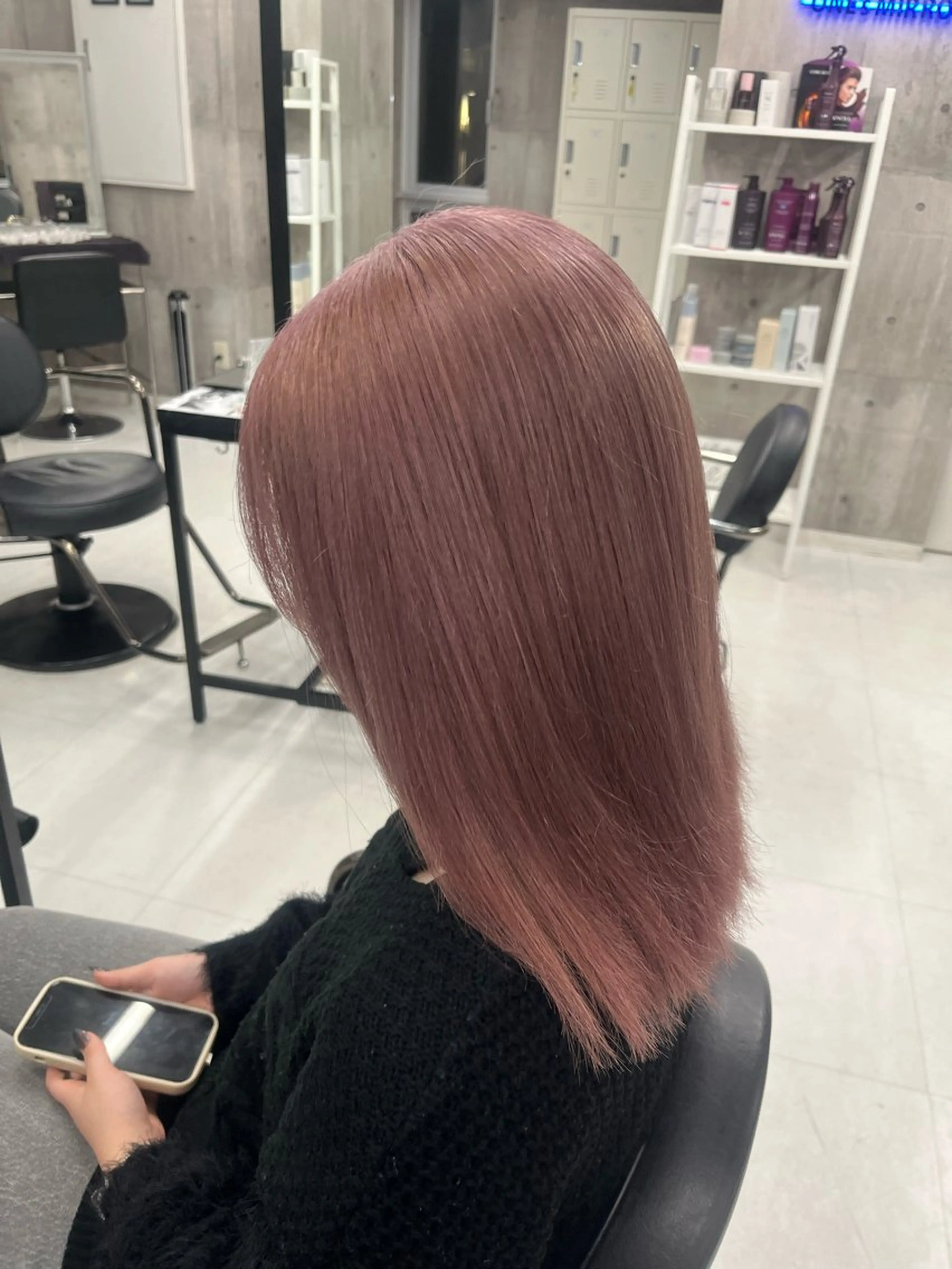 セミロング カラー メンズ メンズバレイヤージュ メンズブリーチ メンズハイライト メンズハイトーン メンズインナーカラー ヘアカラー トリートメント ☁️かずき☁️青.紫 推し活カラー💫のヘアスタイル