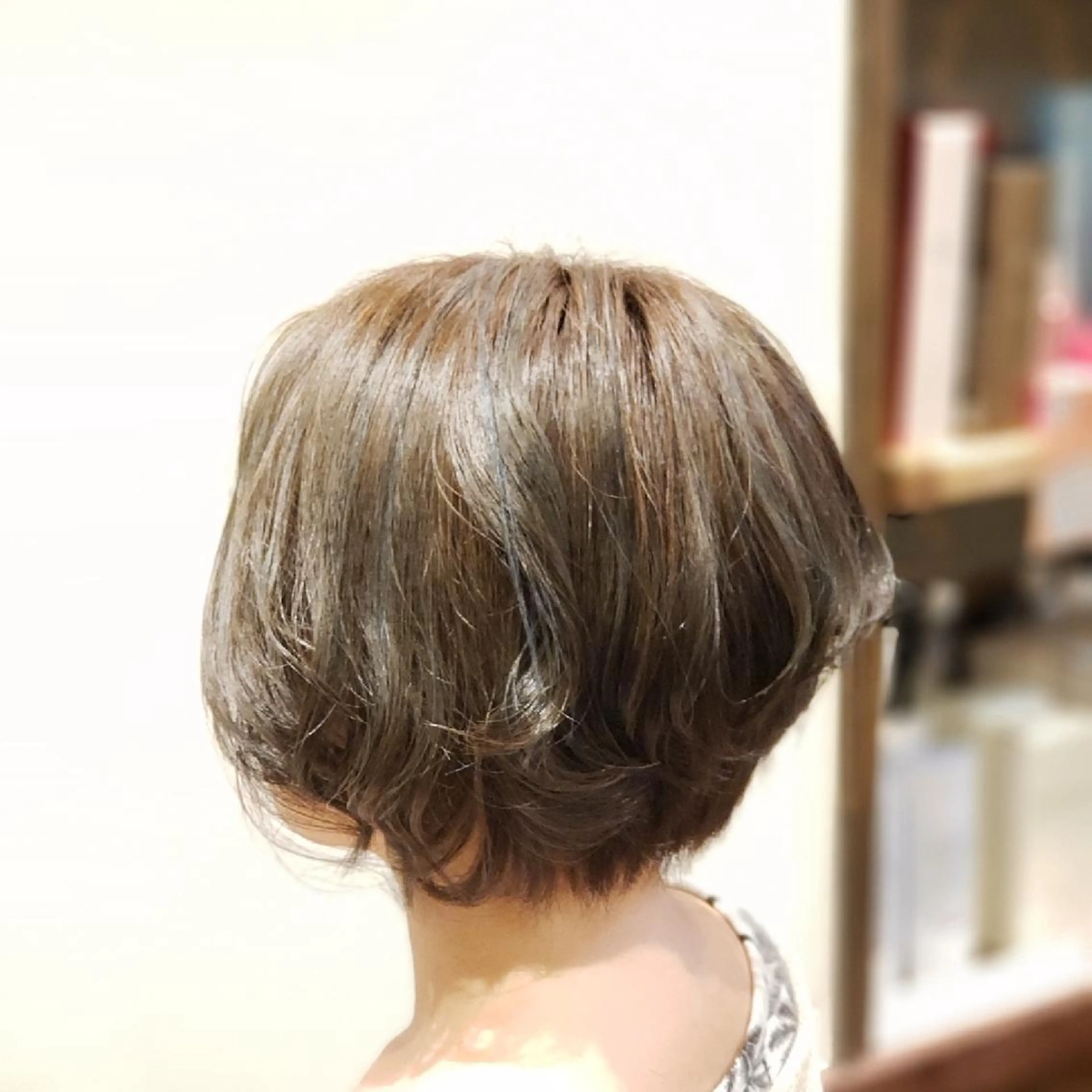 ショート カラー 槌本 健成のヘアスタイル