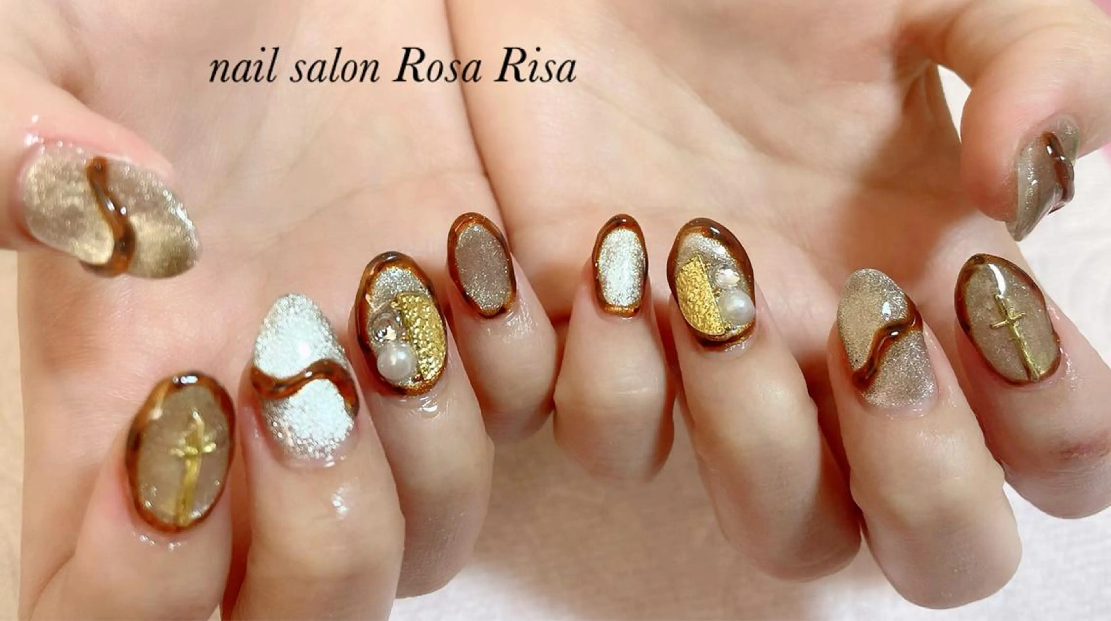 ミディアム ネイル べっ甲ネイル マグネットネイル ネイルスタジオ シェイクユアハンズのネイルデザイン