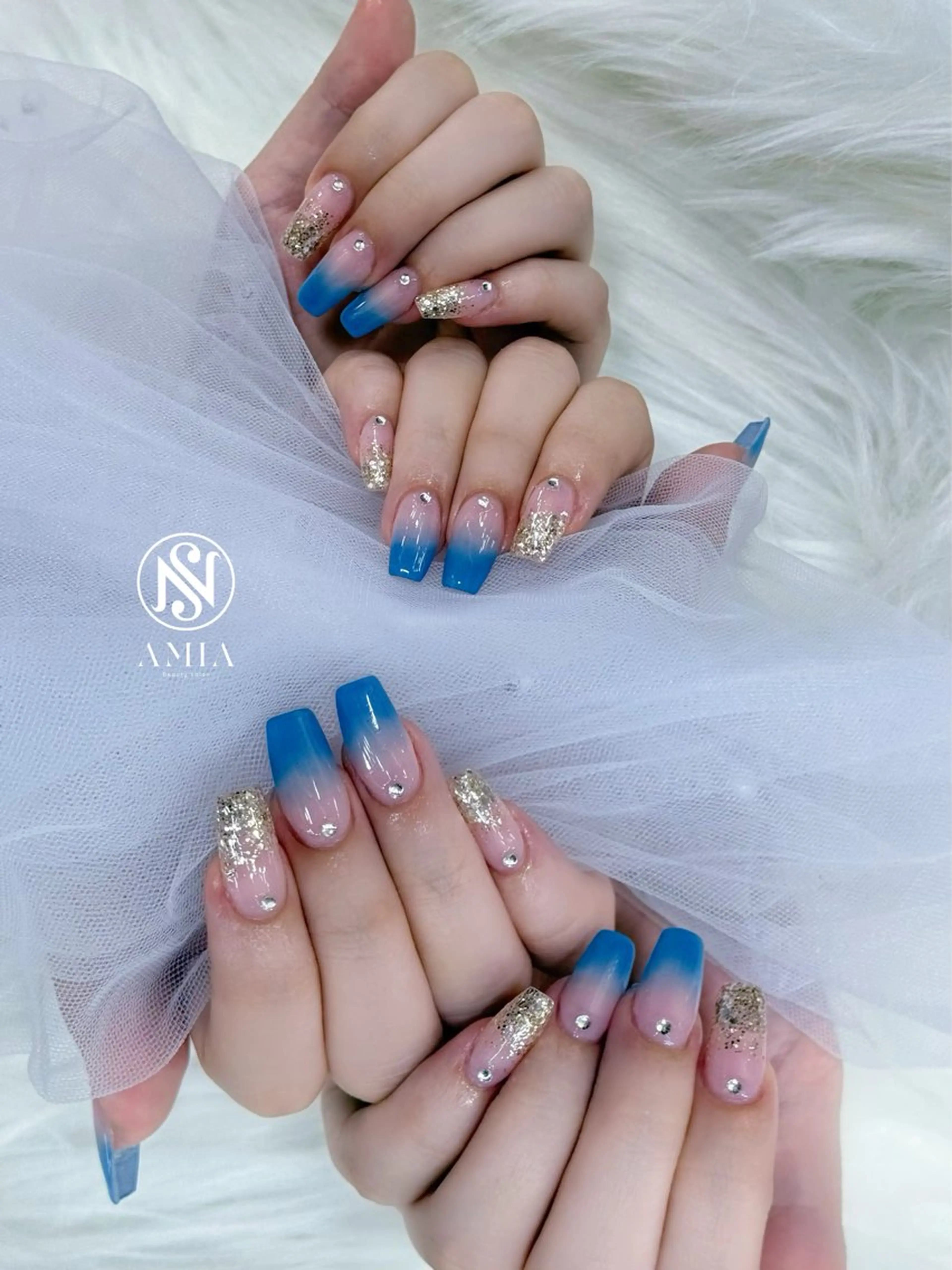セミロング ハンドネイル 🌟AMIA BEAUTY🌟のネイルデザイン