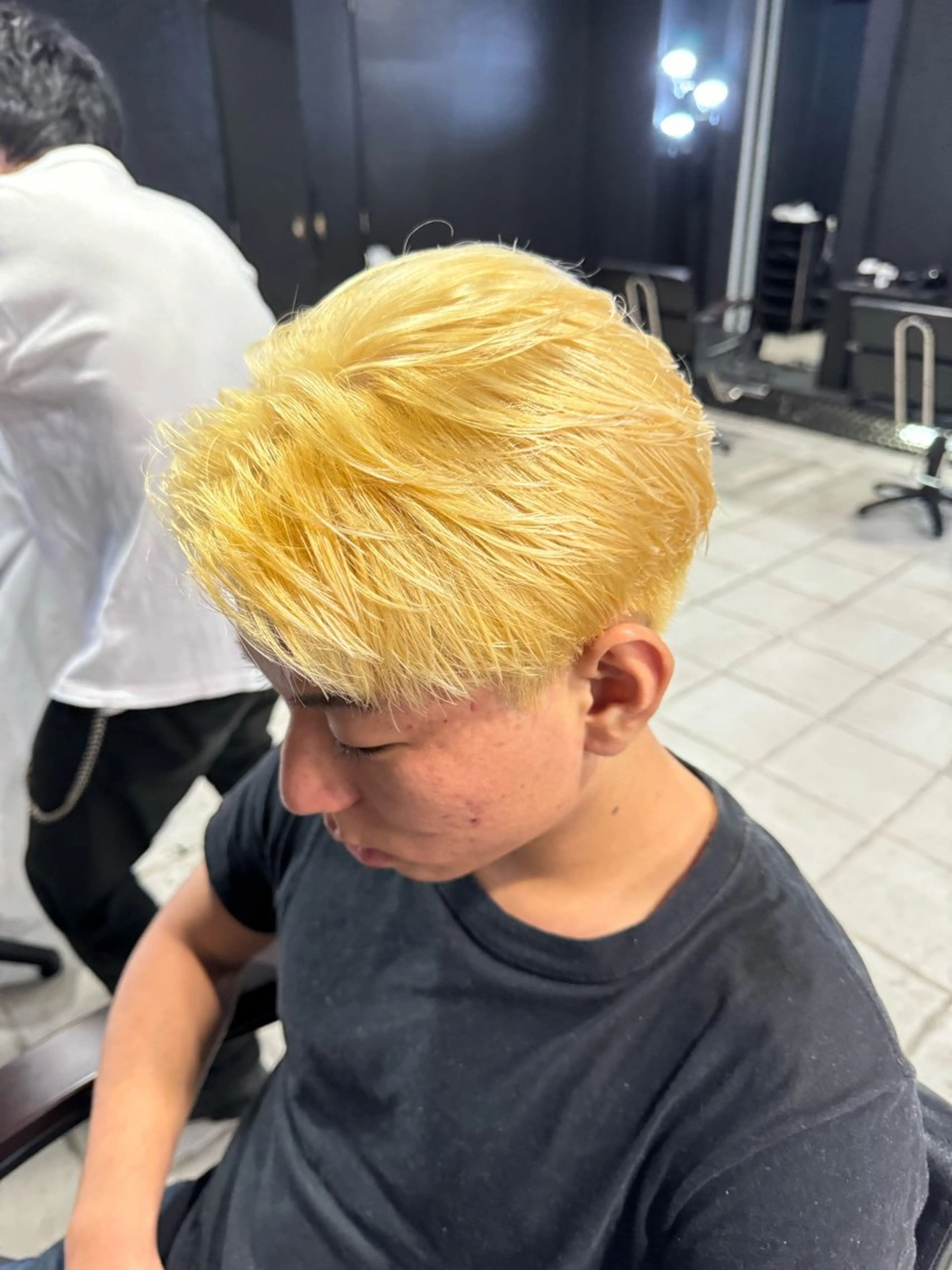 カラー ヘアアレンジ メンズ ブロンド メンズ専門 美容師✨ アメ村 堀江颯瑛のヘアスタイル