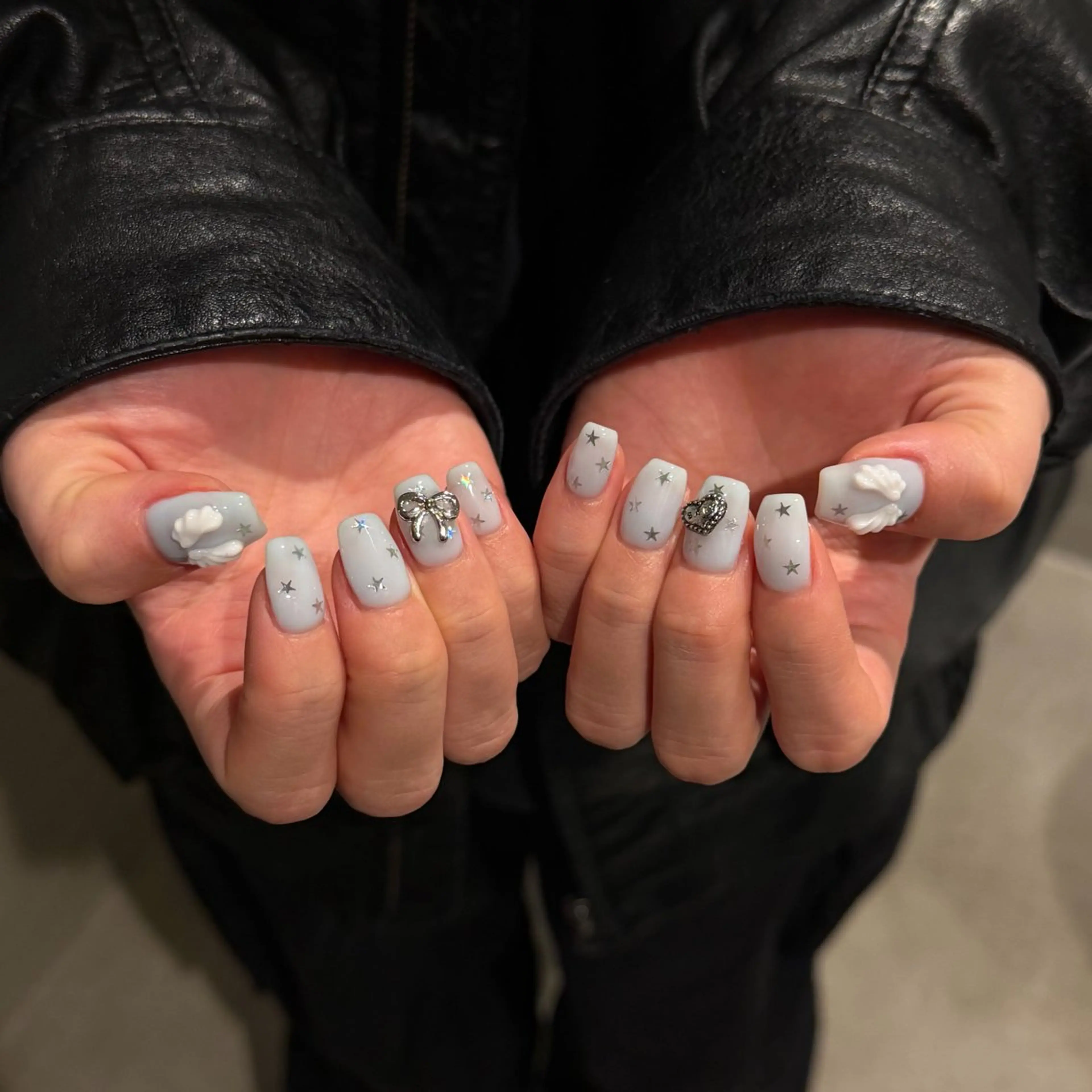 ネイル リボン ハンドネイル 𝐫𝐚𝐢 𝐧𝐚𝐢𝐥の眉毛・アイブロウイメージ