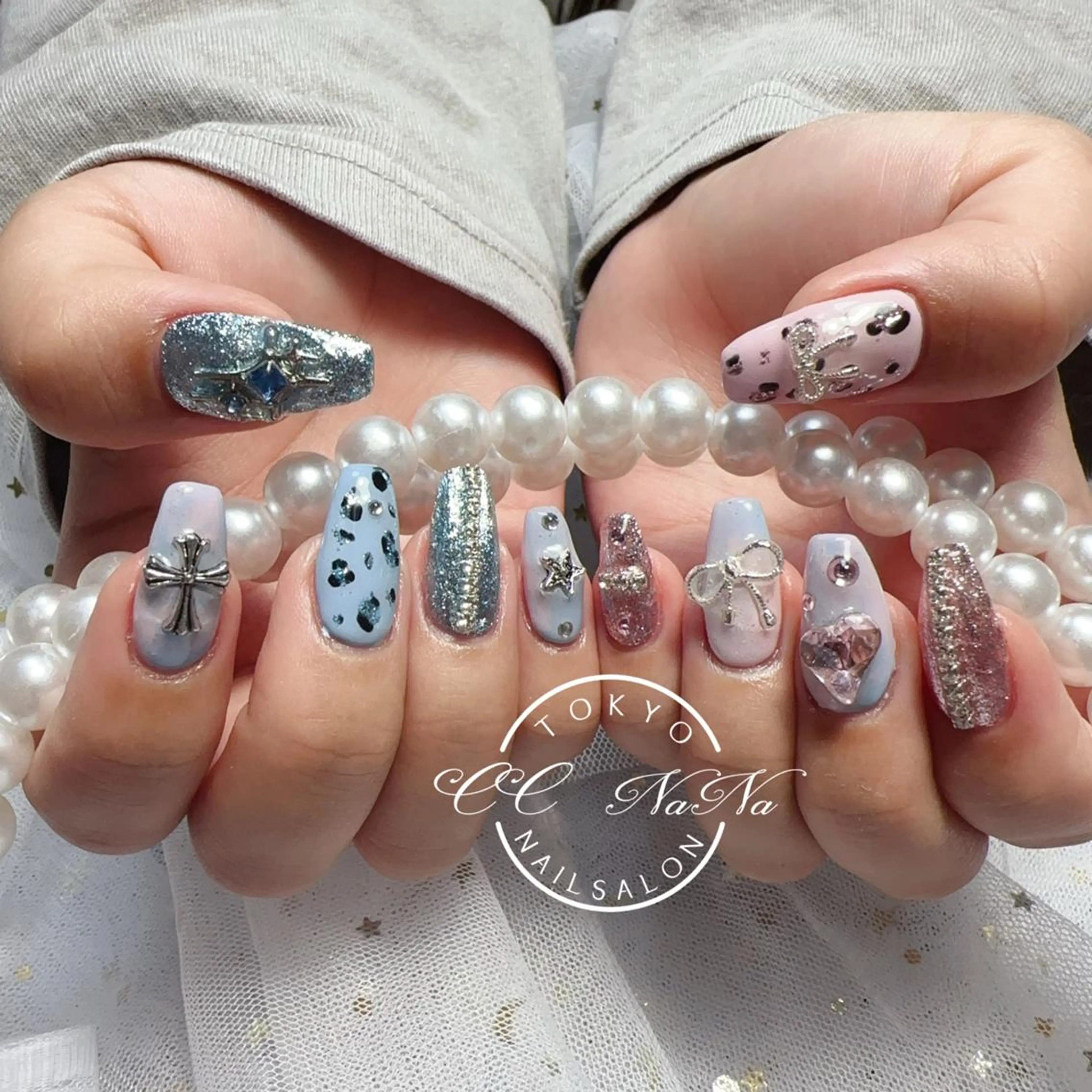 ネイル ゴージャス ハンドネイル CC  NaNa ワンホンネイル🌙Nのネイルデザイン