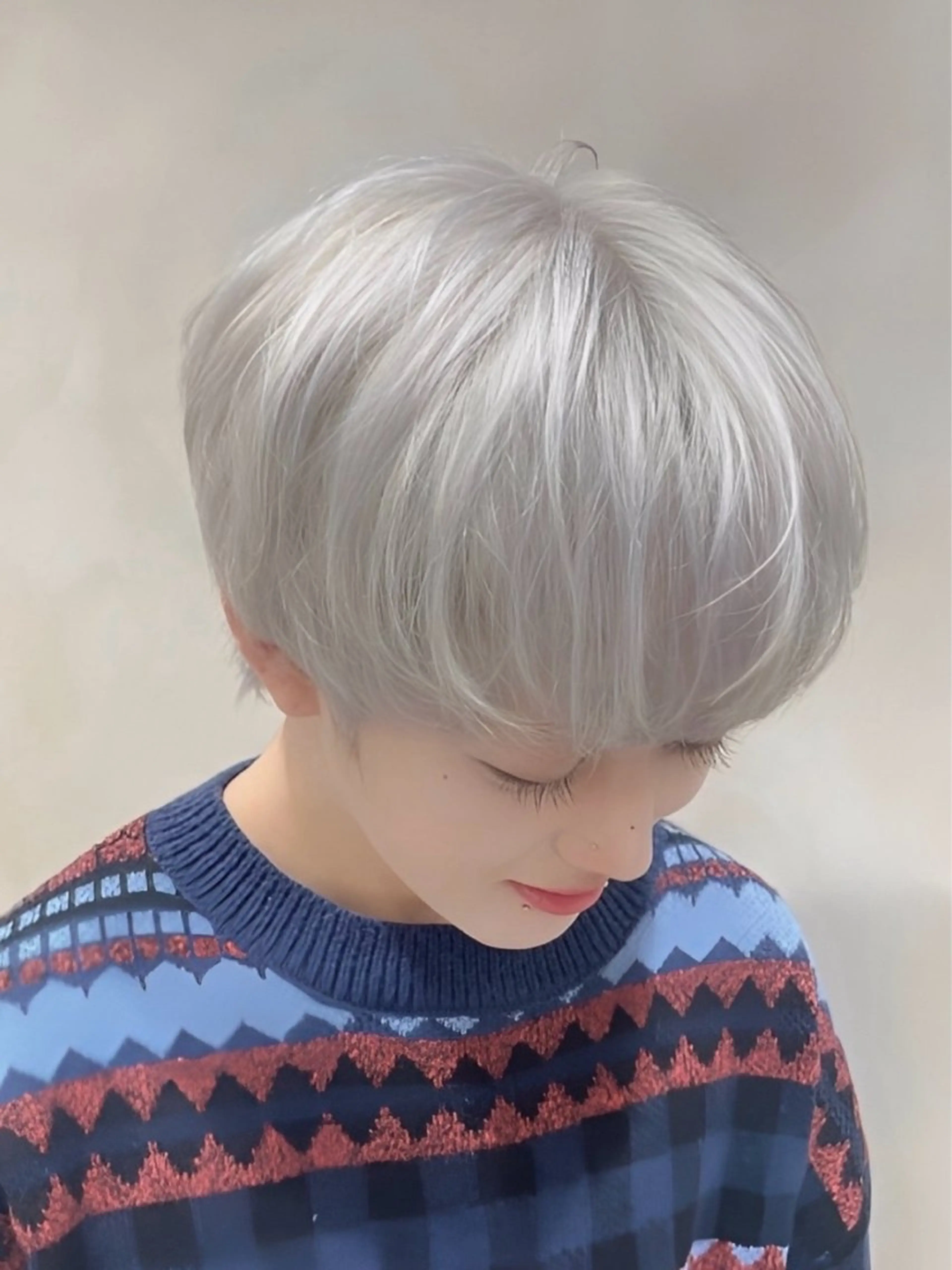 ロング カラー ヘアカラー トリートメント Ryoichi⛓️ 韓国ヘア/ハイトーンのヘアスタイル