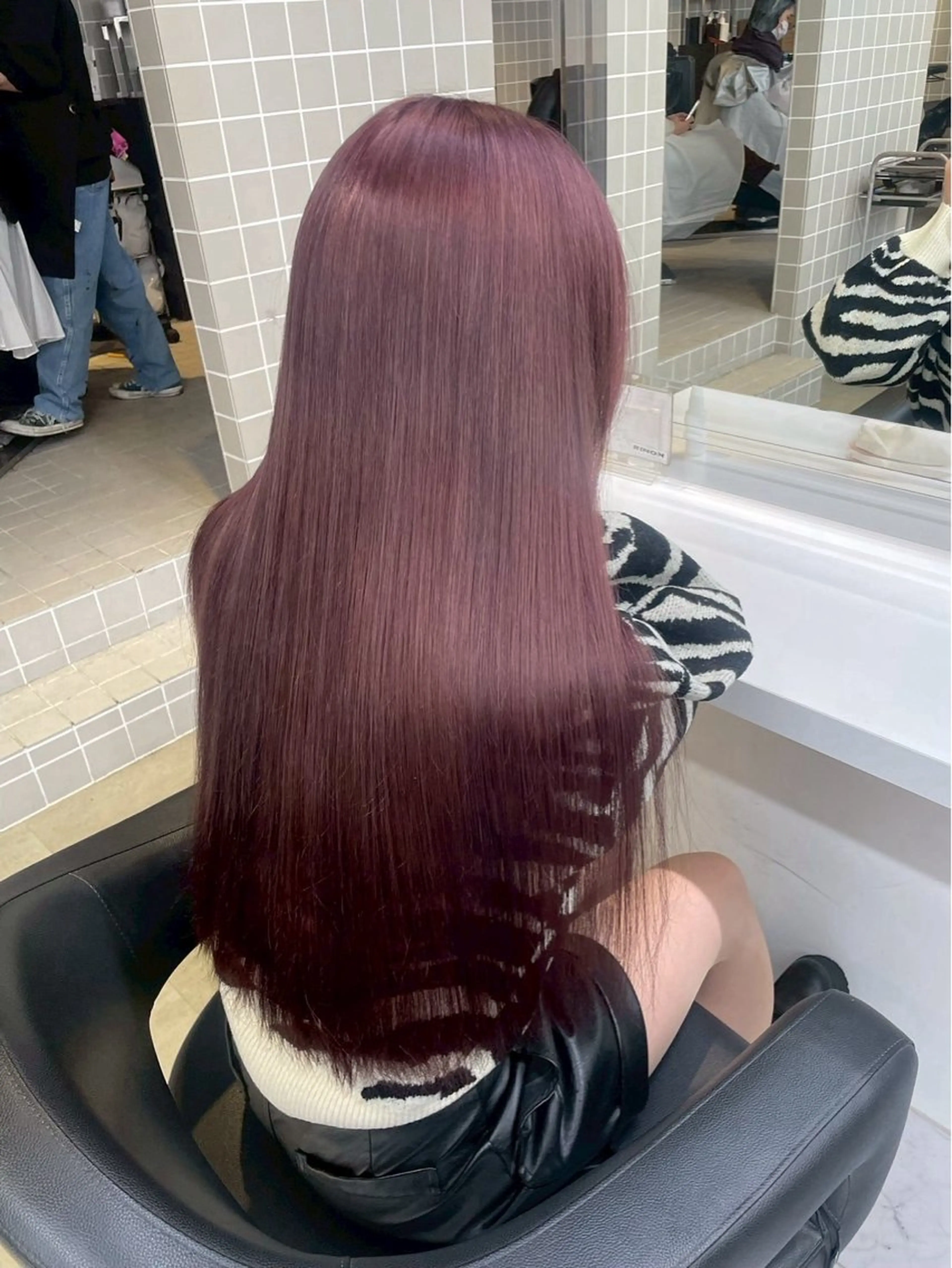 ロング カラー ブリーチ 透明感カラー ダブルカラー ブリーチなしカラー 髪質改善 透明感🤍レイヤー ベージュ‎🤍ピンクのヘアスタイル