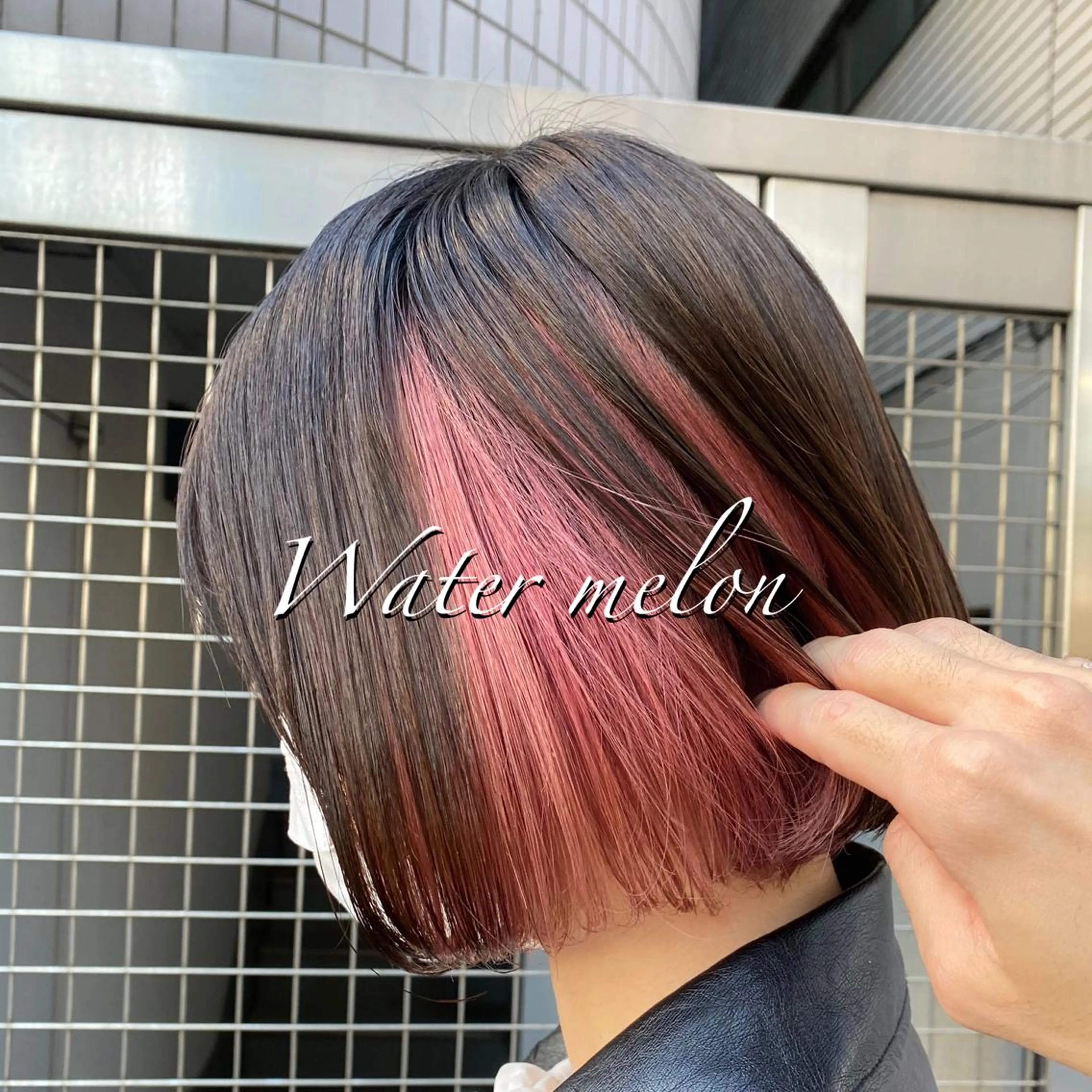 ショート カラー ピンクカラー レイヤーカット/ 前髪顔周りカットのヘアスタイル