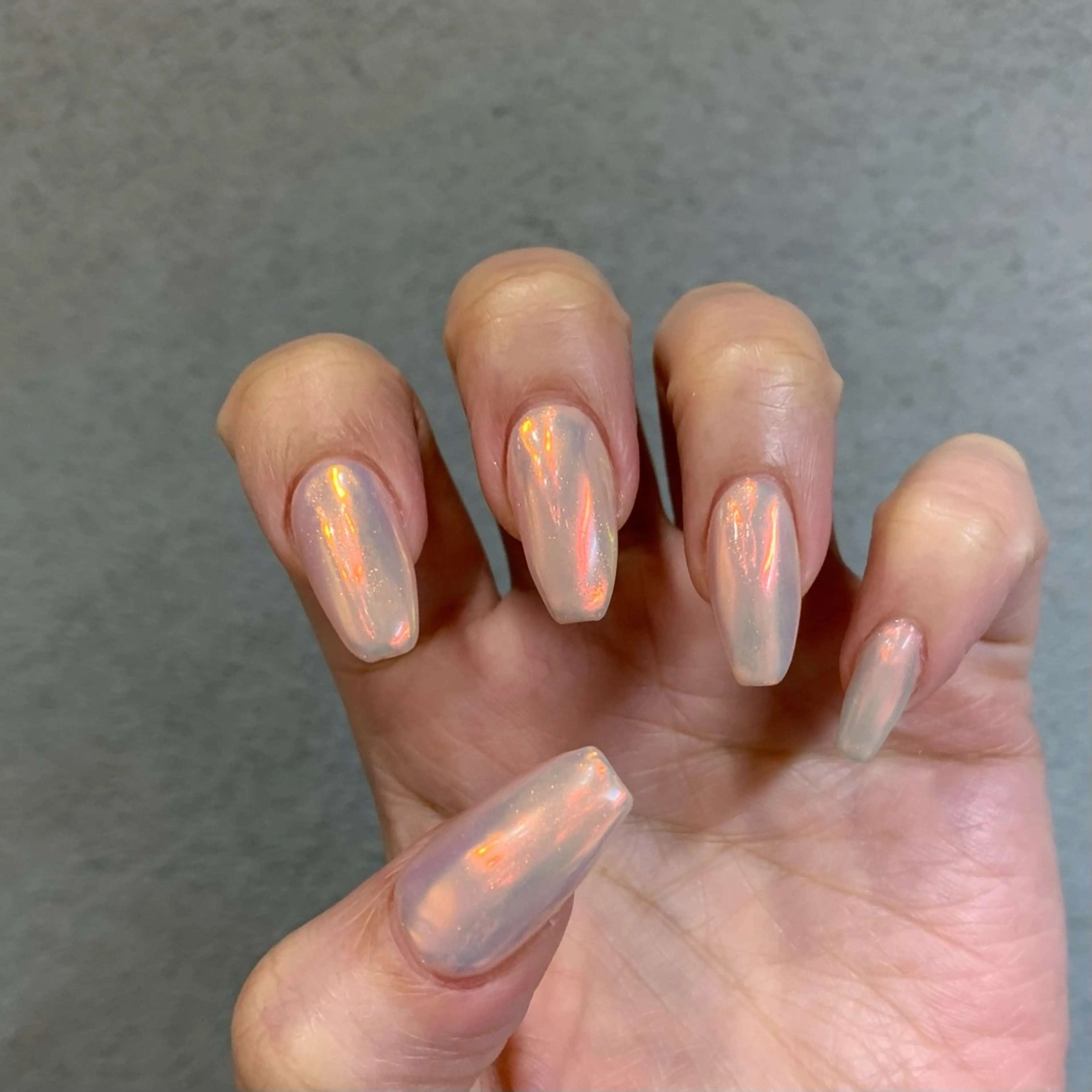 ネイル オーロラネイル 長さ出し ワンカラーネイル YUKIMO🍎名駅 /ニュアンスのネイルデザイン
